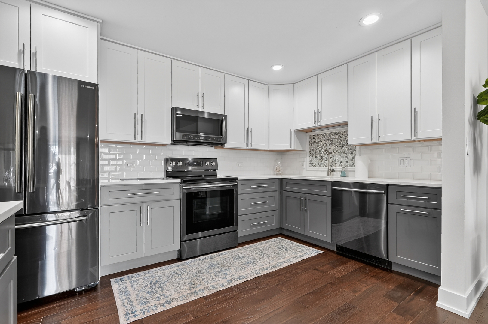 711 S River Road Unit: 617