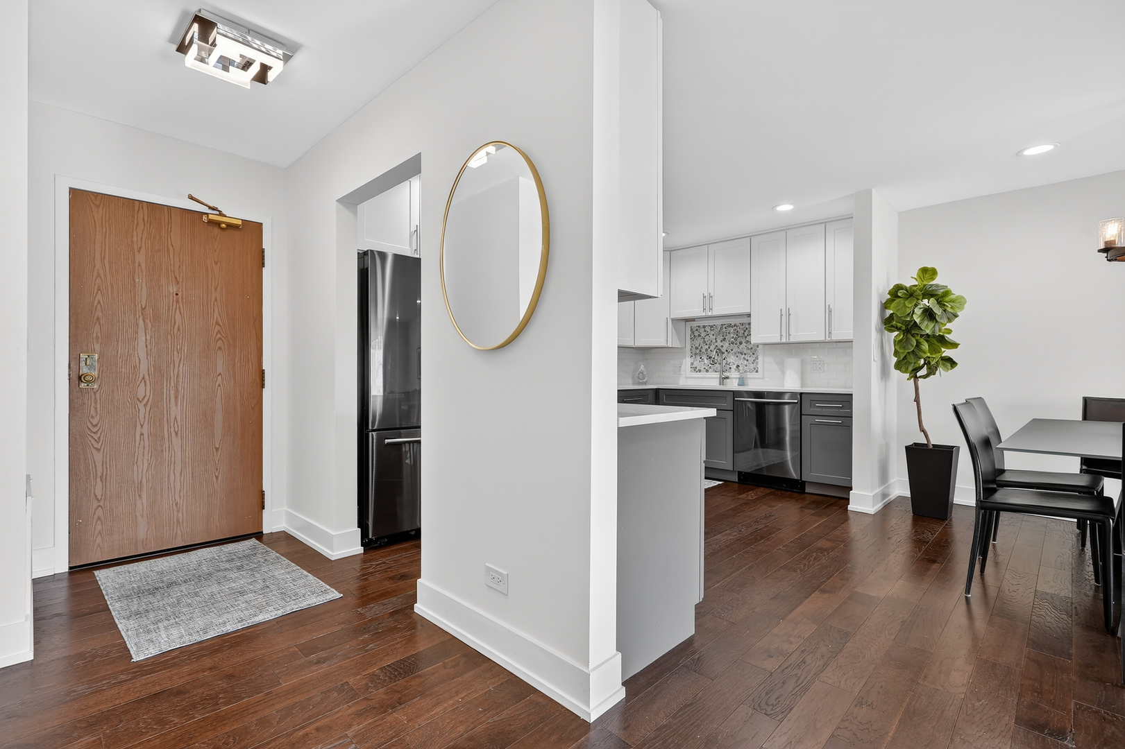 711 S River Road Unit: 617