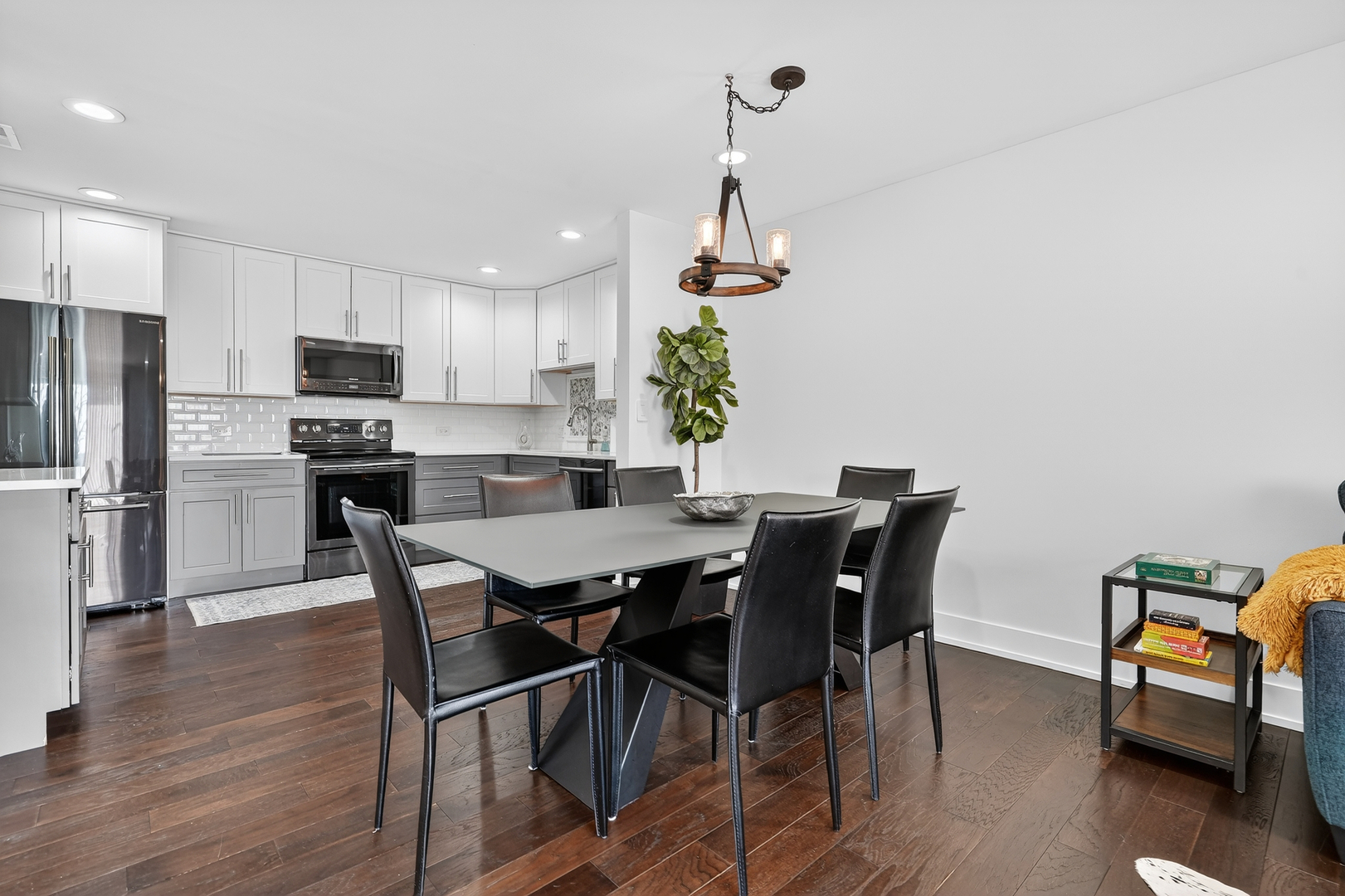 711 S River Road Unit: 617