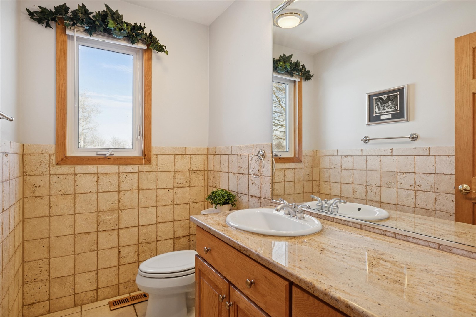 1424 E Jonquil Circle