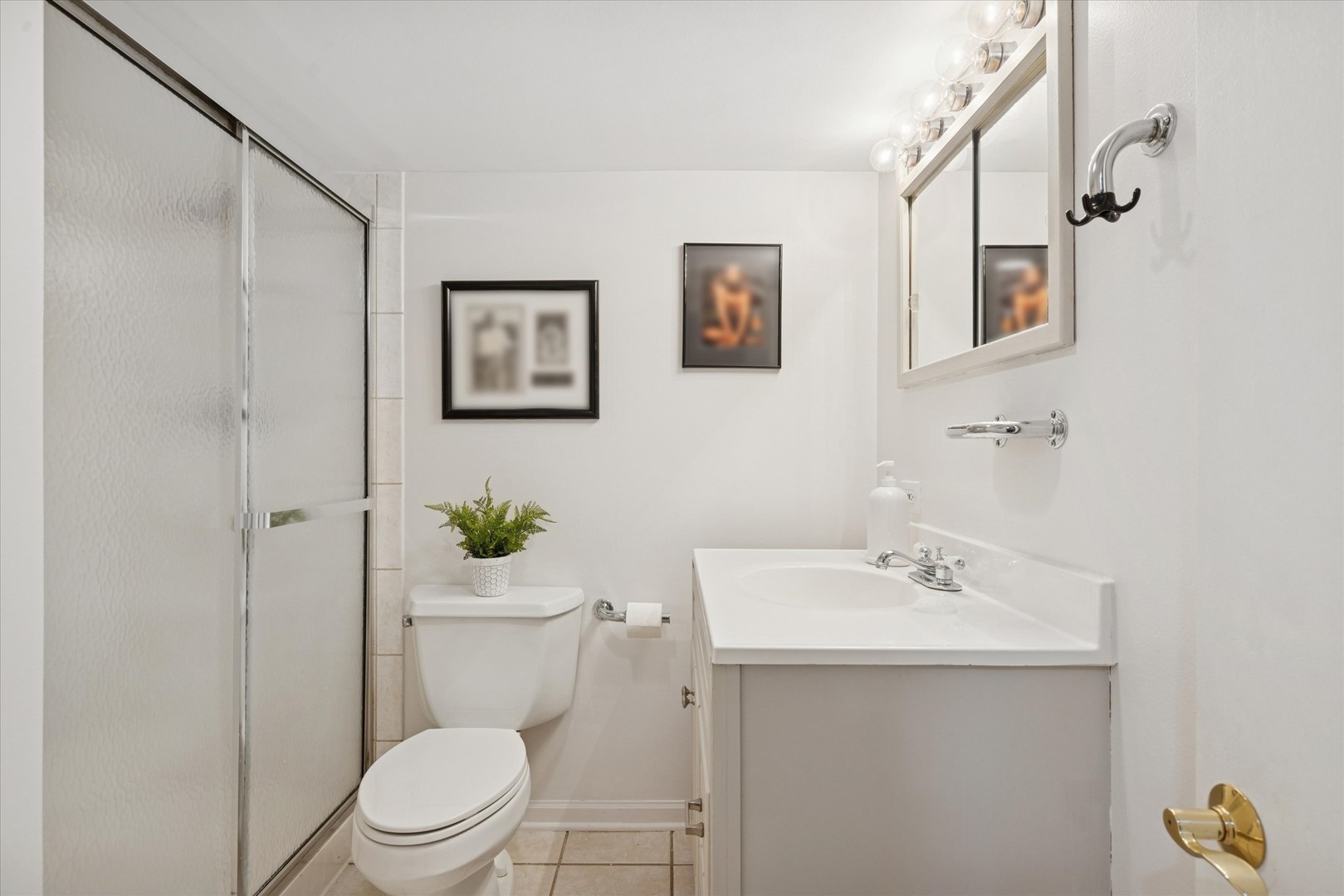 1424 E Jonquil Circle