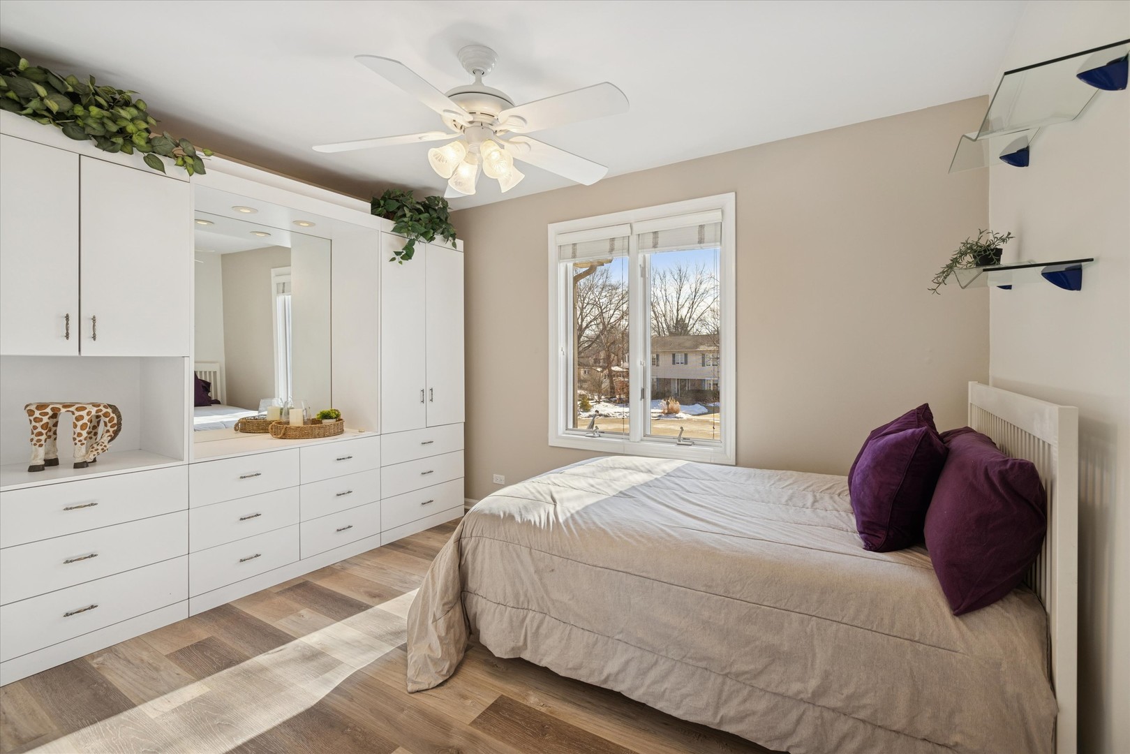 1424 E Jonquil Circle