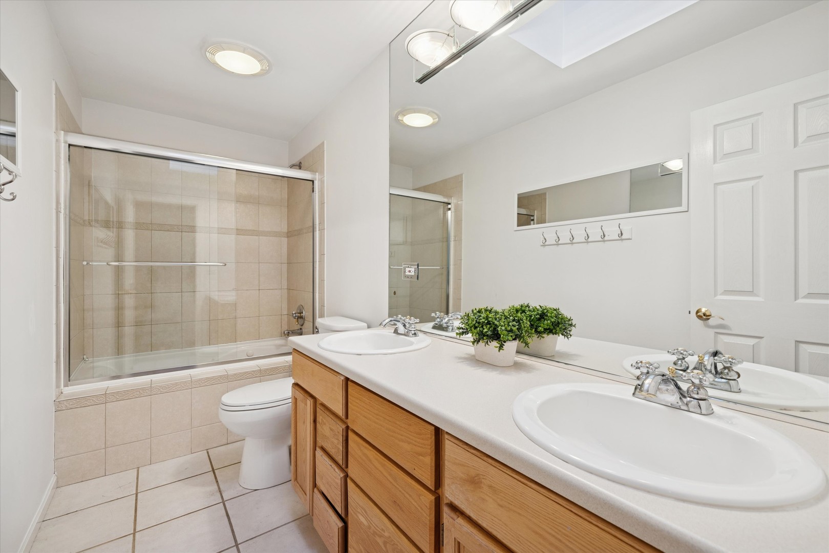 1424 E Jonquil Circle