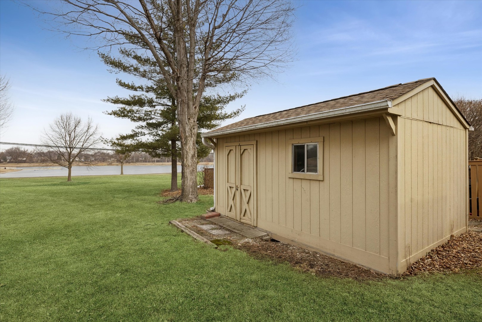 1636 E Jonquil Terrace