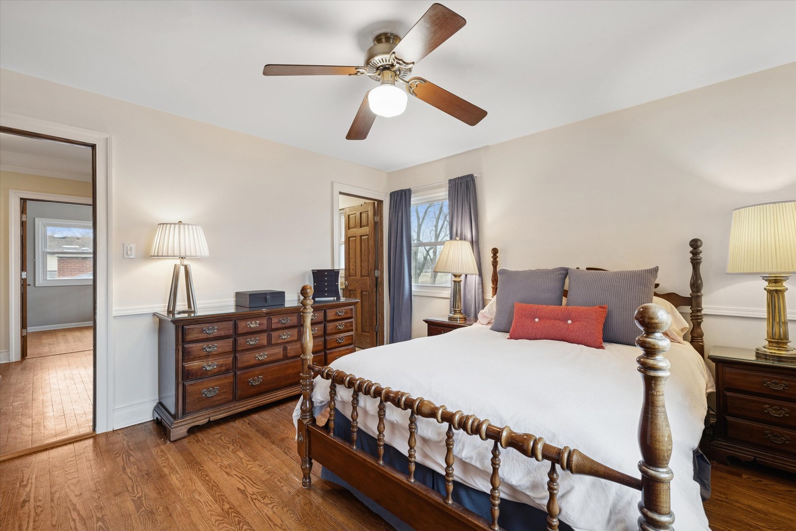 1636 E Jonquil Terrace