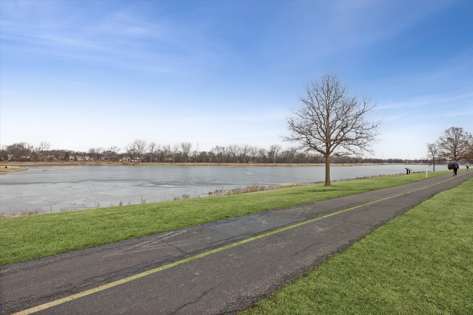 1636 E Jonquil Terrace