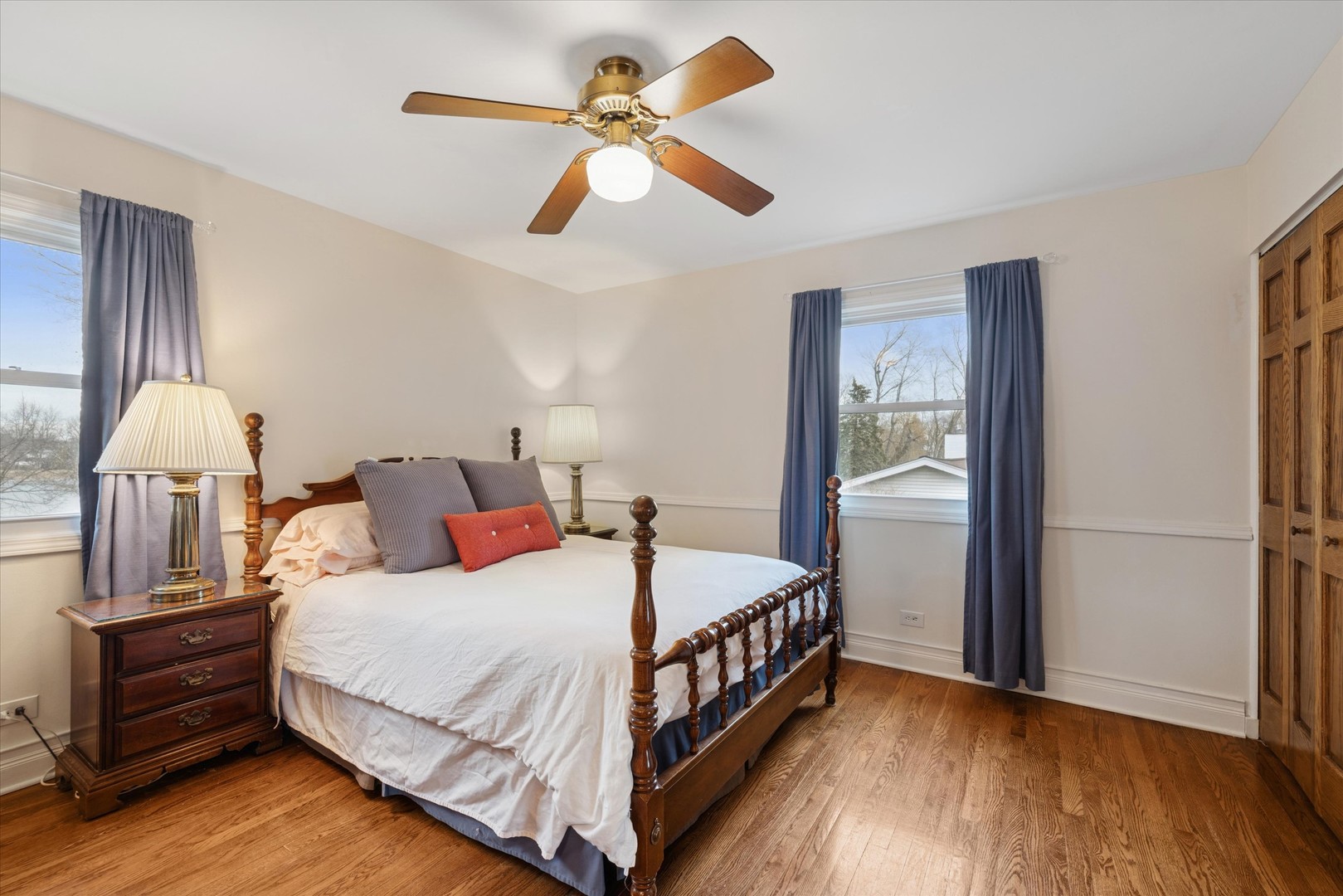 1636 E Jonquil Terrace