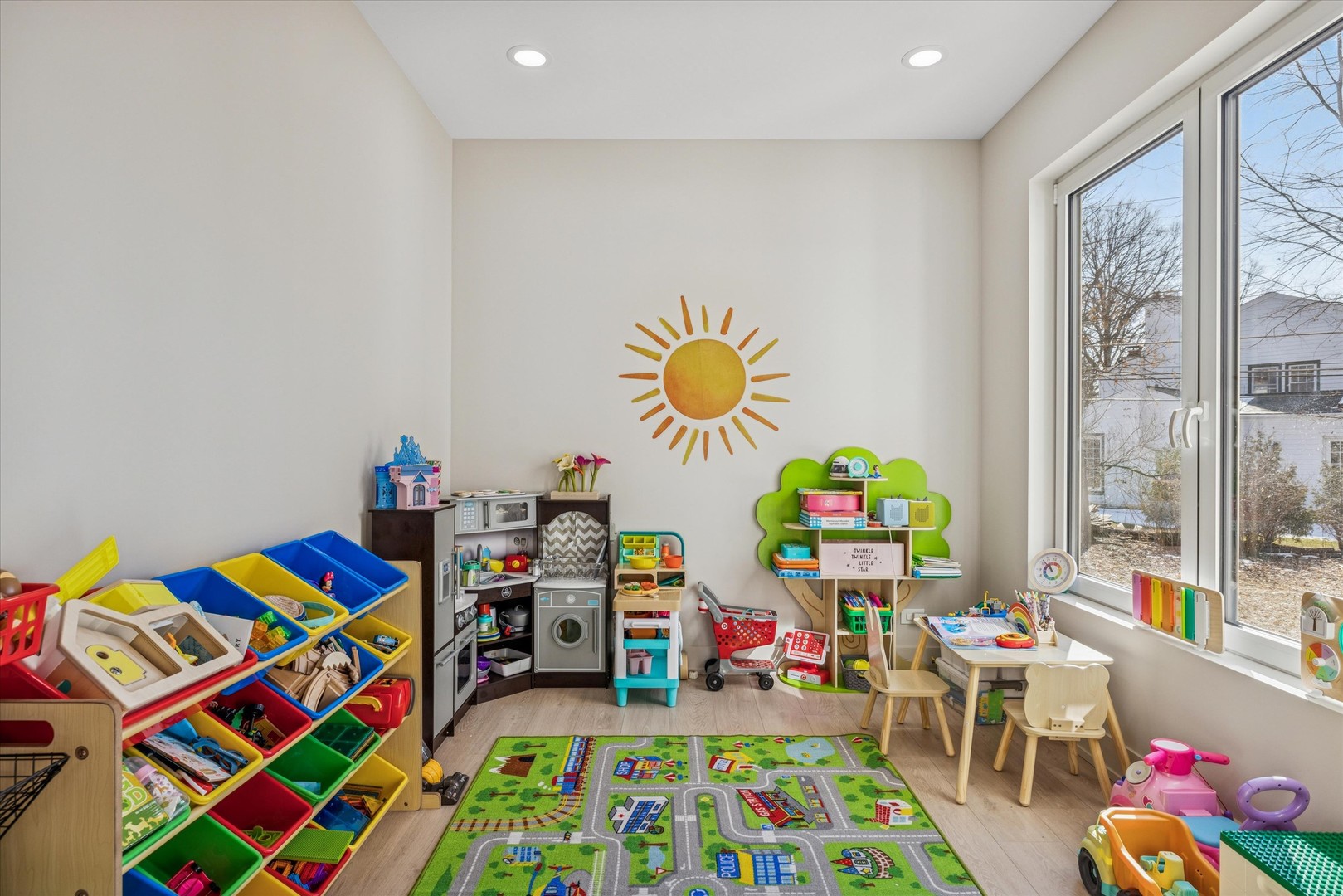 1220 N Harvard Avenue