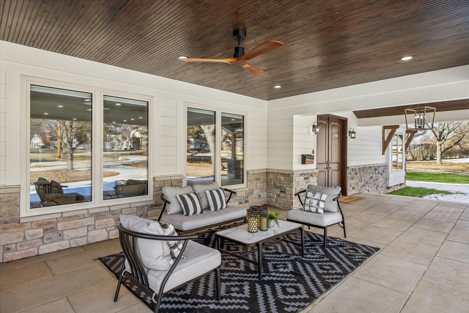 1220 N Harvard Avenue