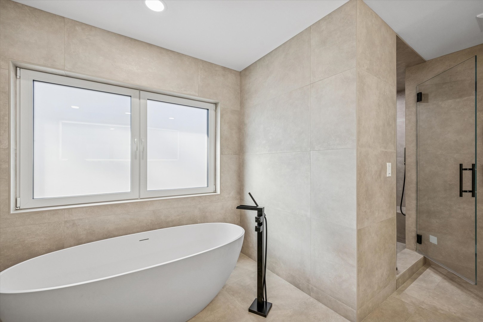 1220 N Harvard Avenue