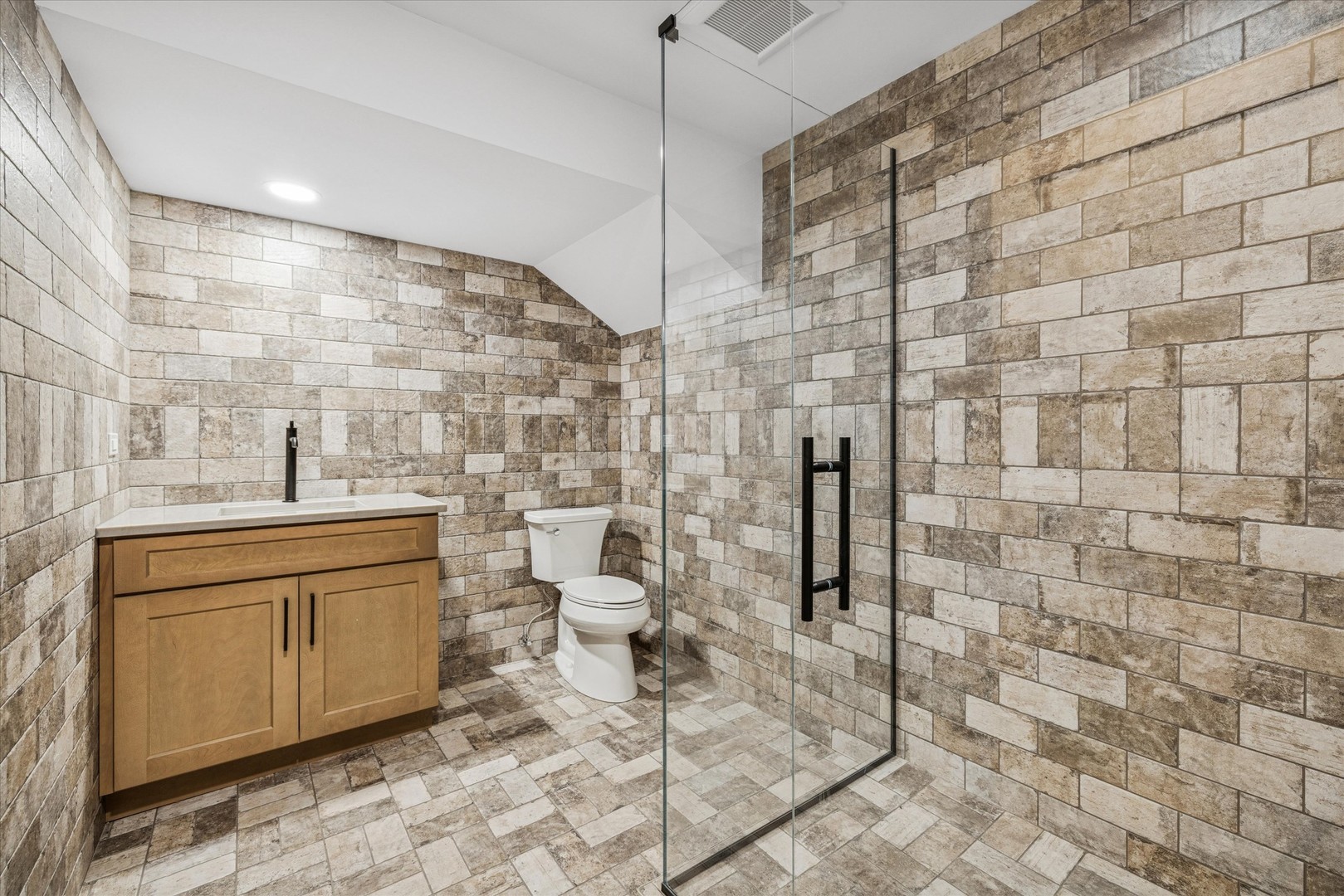 1220 N Harvard Avenue