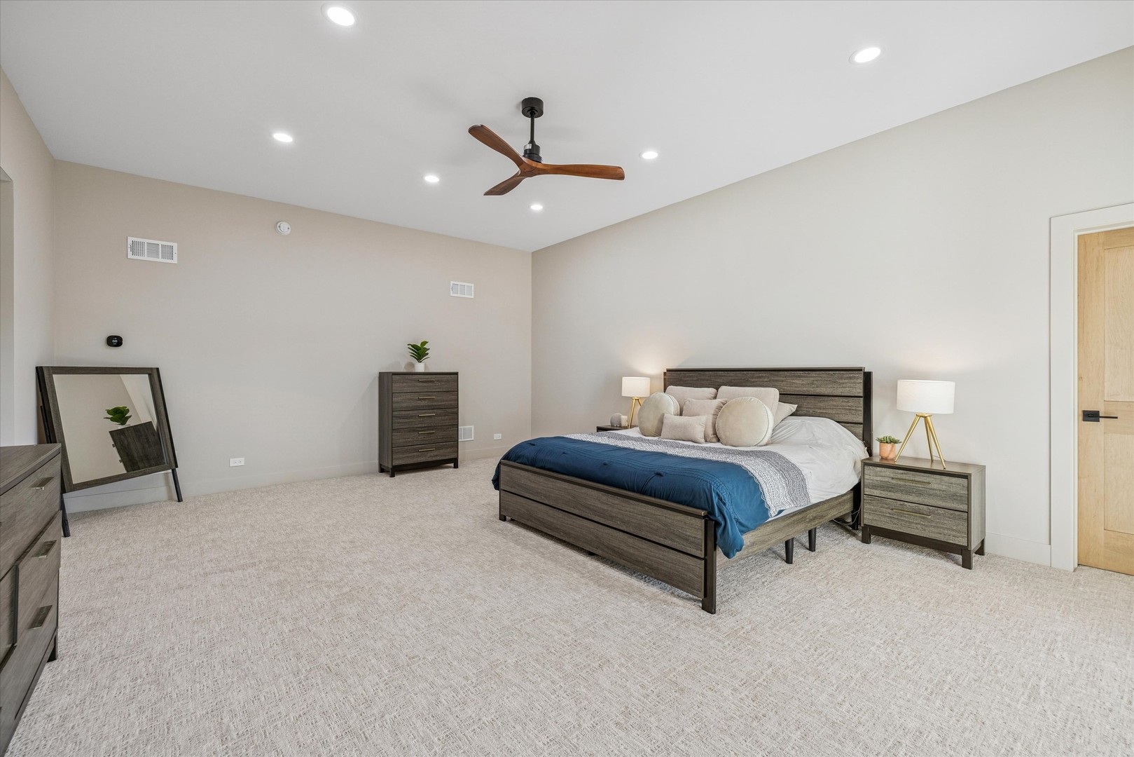 1220 N Harvard Avenue