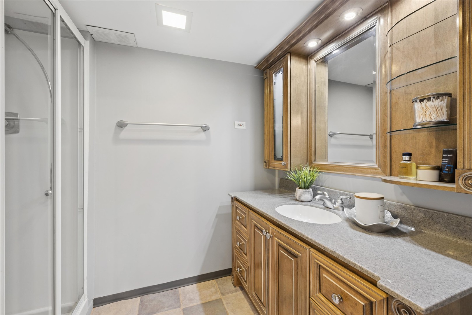 3317 N Osceola Avenue