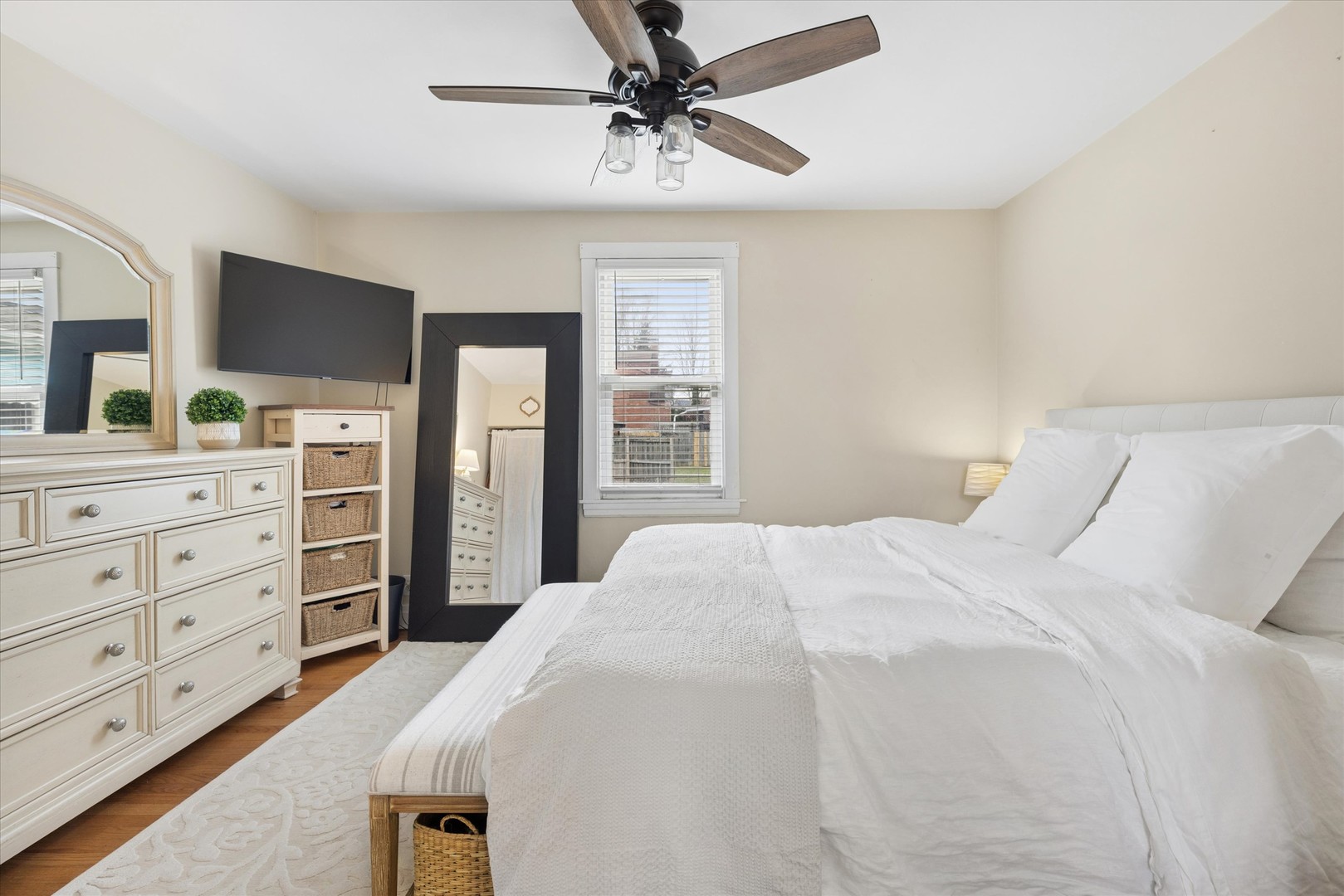 3317 N Osceola Avenue