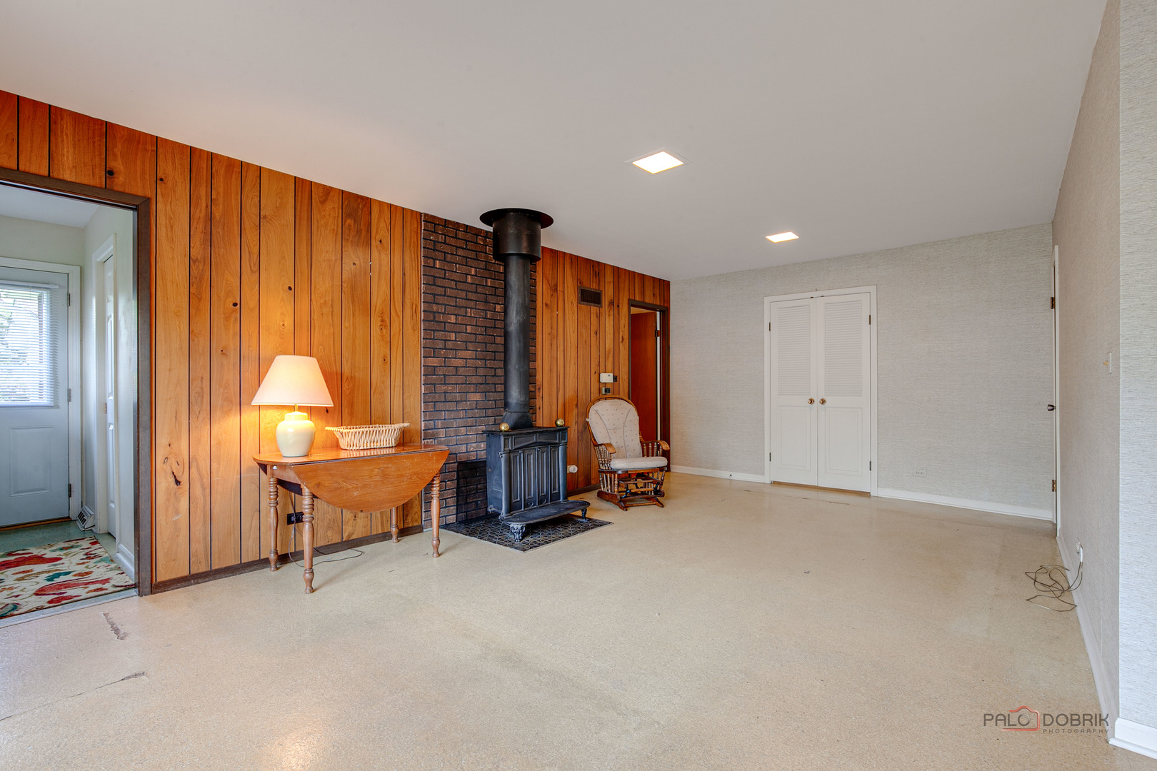 1407 N Douglas Avenue