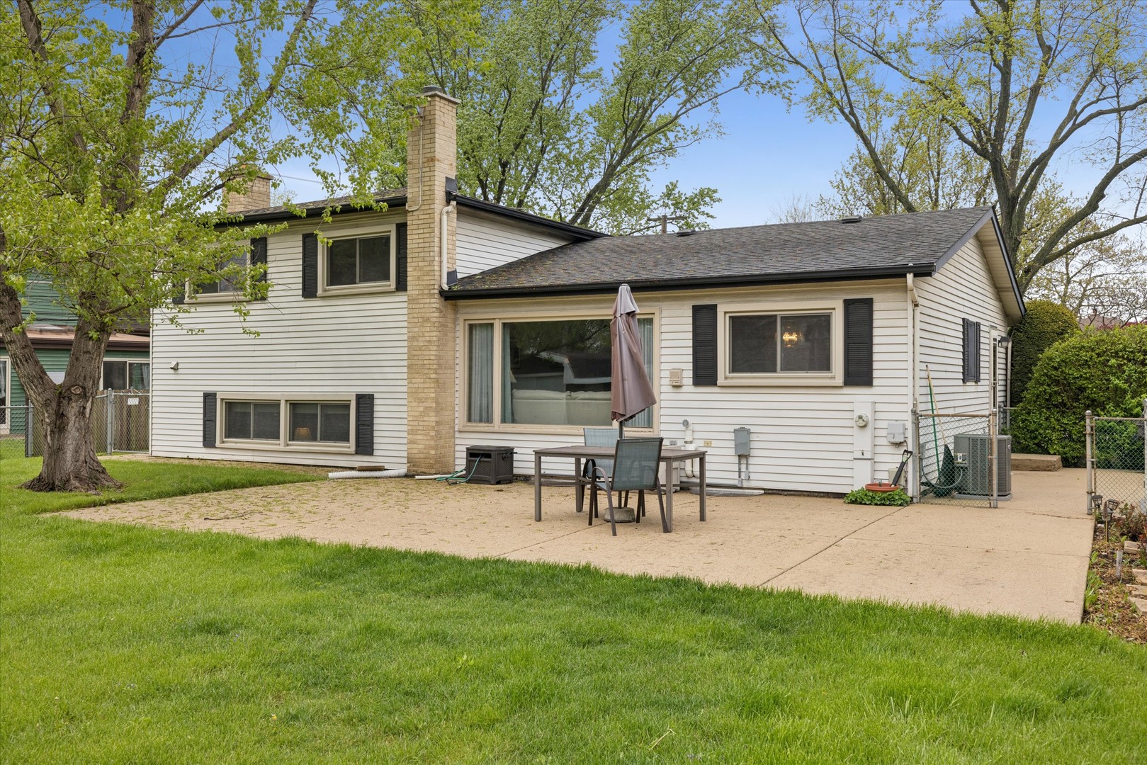 1903 E Ivy Lane