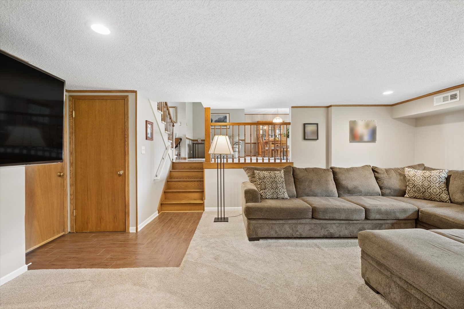1903 E Ivy Lane