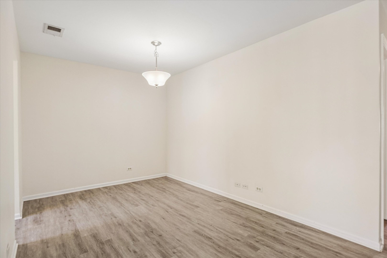 826 Thornton Court Unit: 2AL