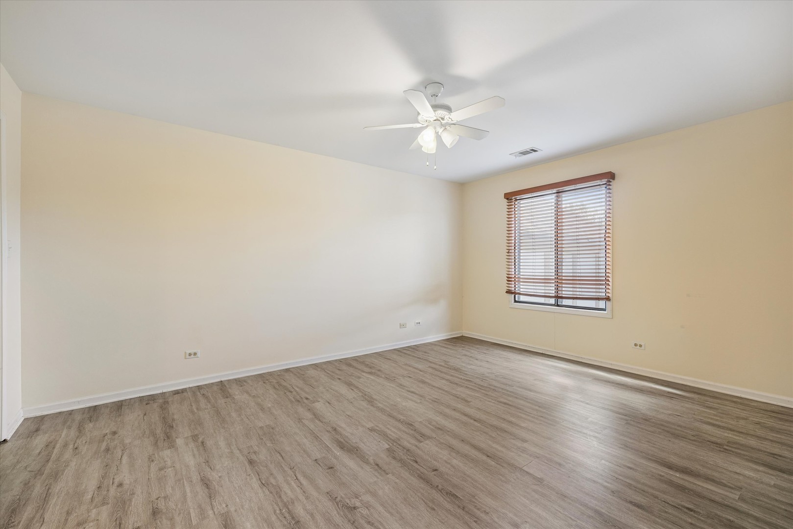 826 Thornton Court Unit: 2AL