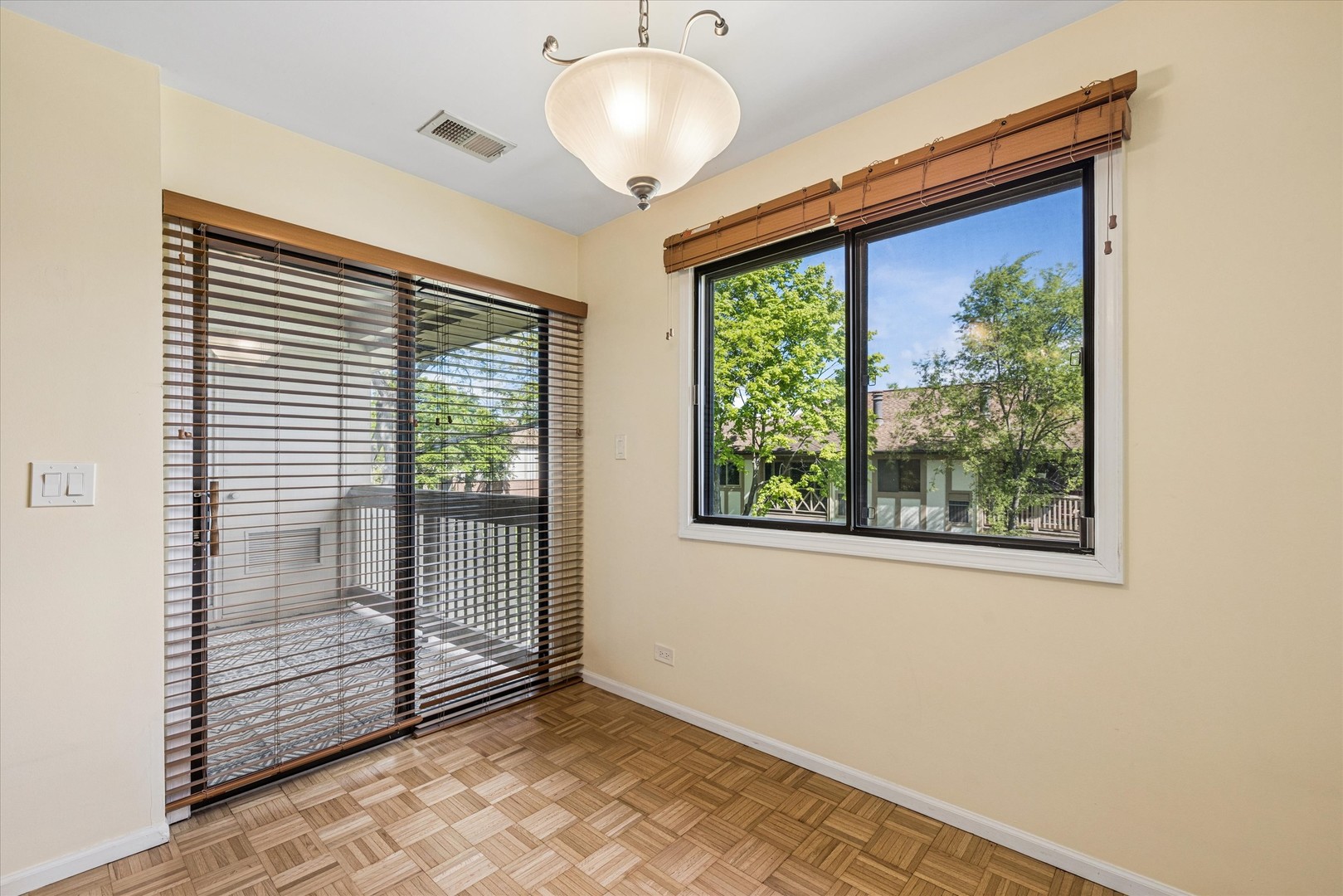 826 Thornton Court Unit: 2AL