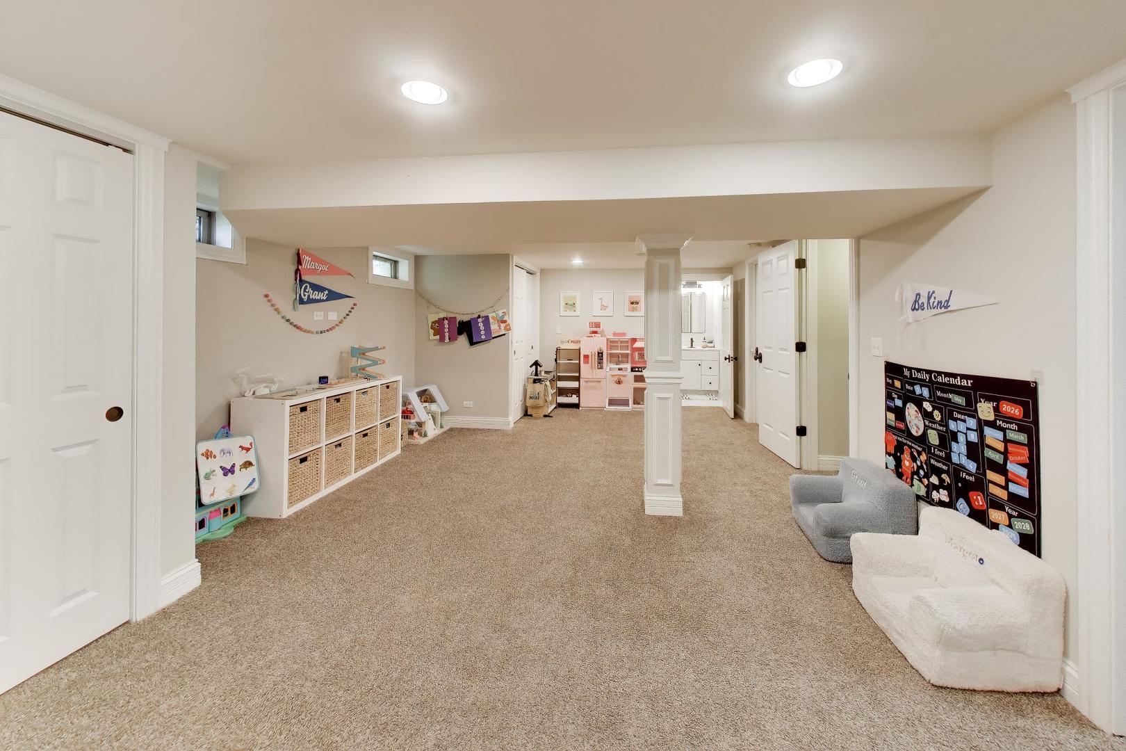 713 N Beverly Lane