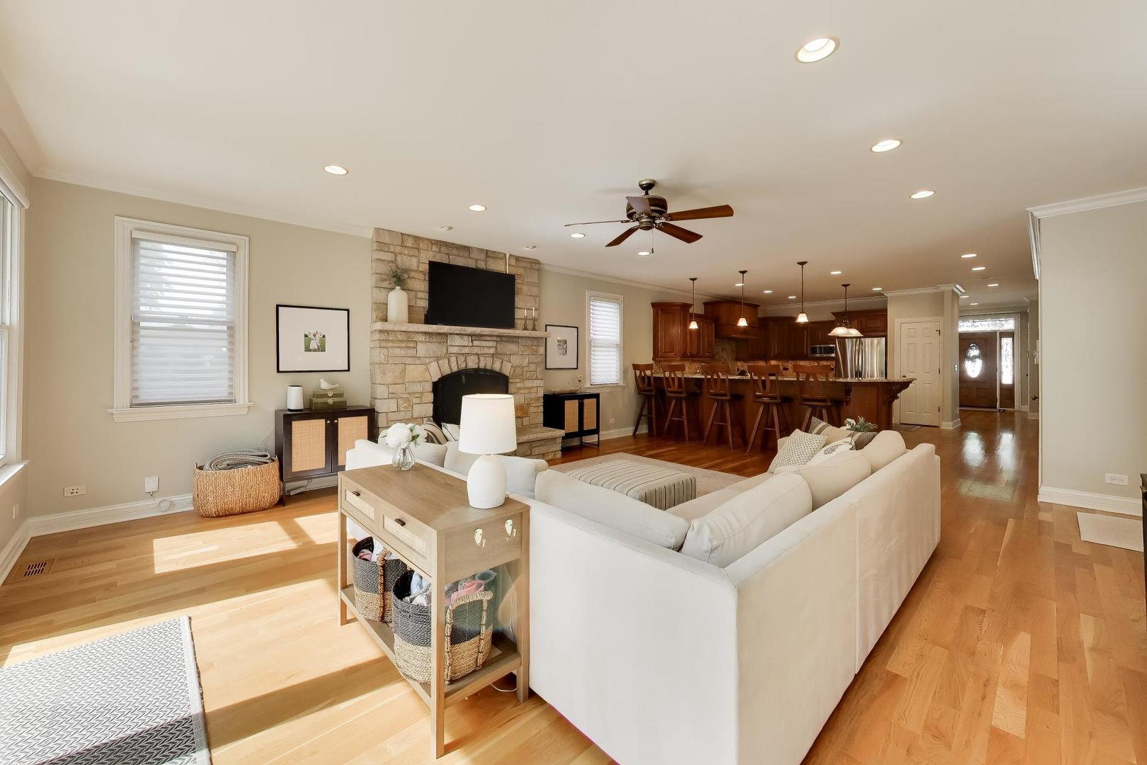 713 N Beverly Lane