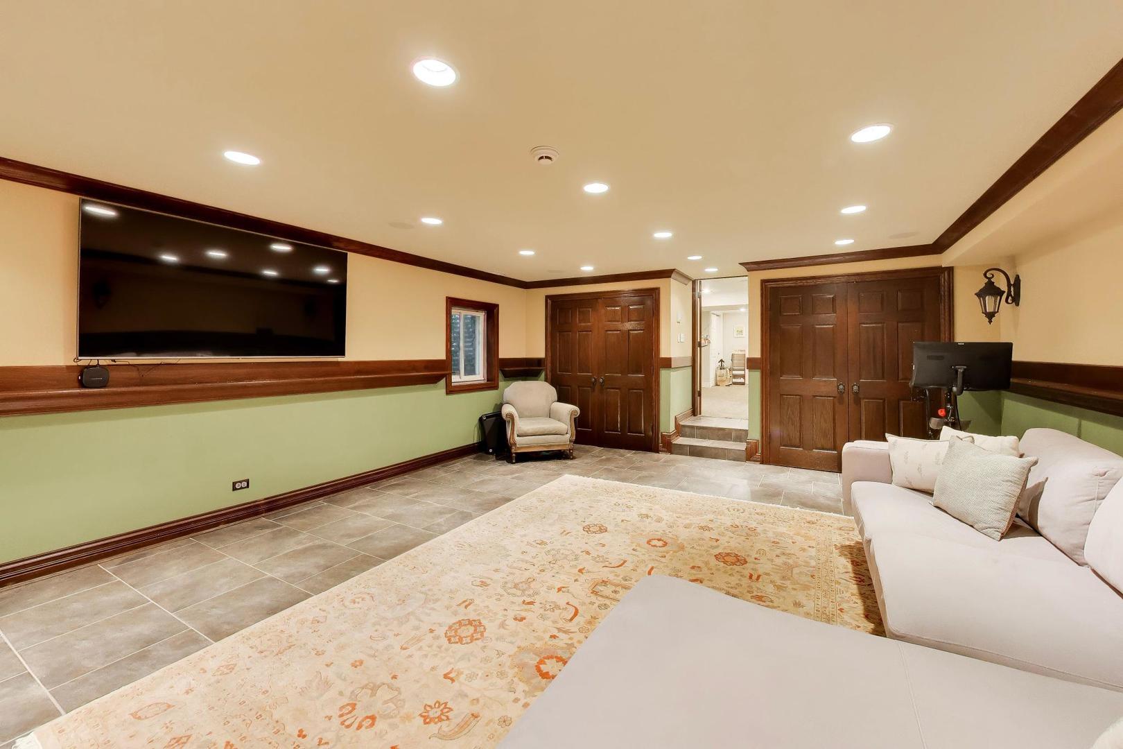713 N Beverly Lane