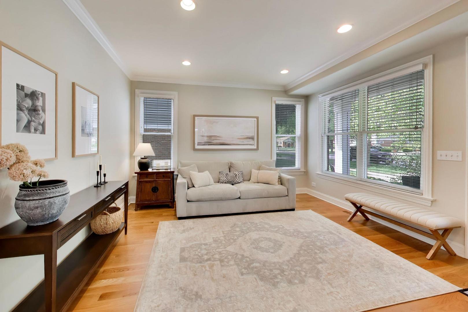 713 N Beverly Lane