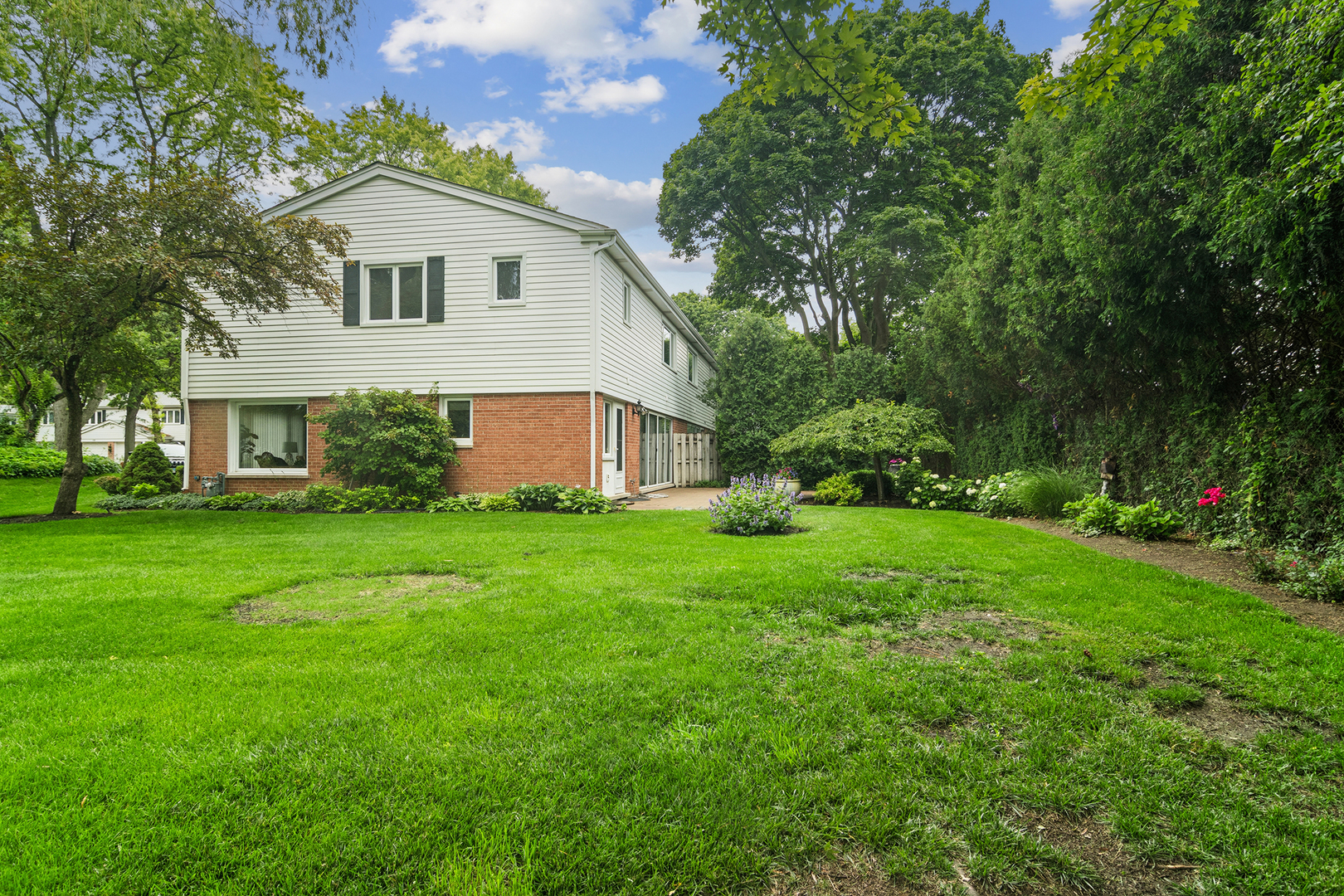 123 N Peartree Lane