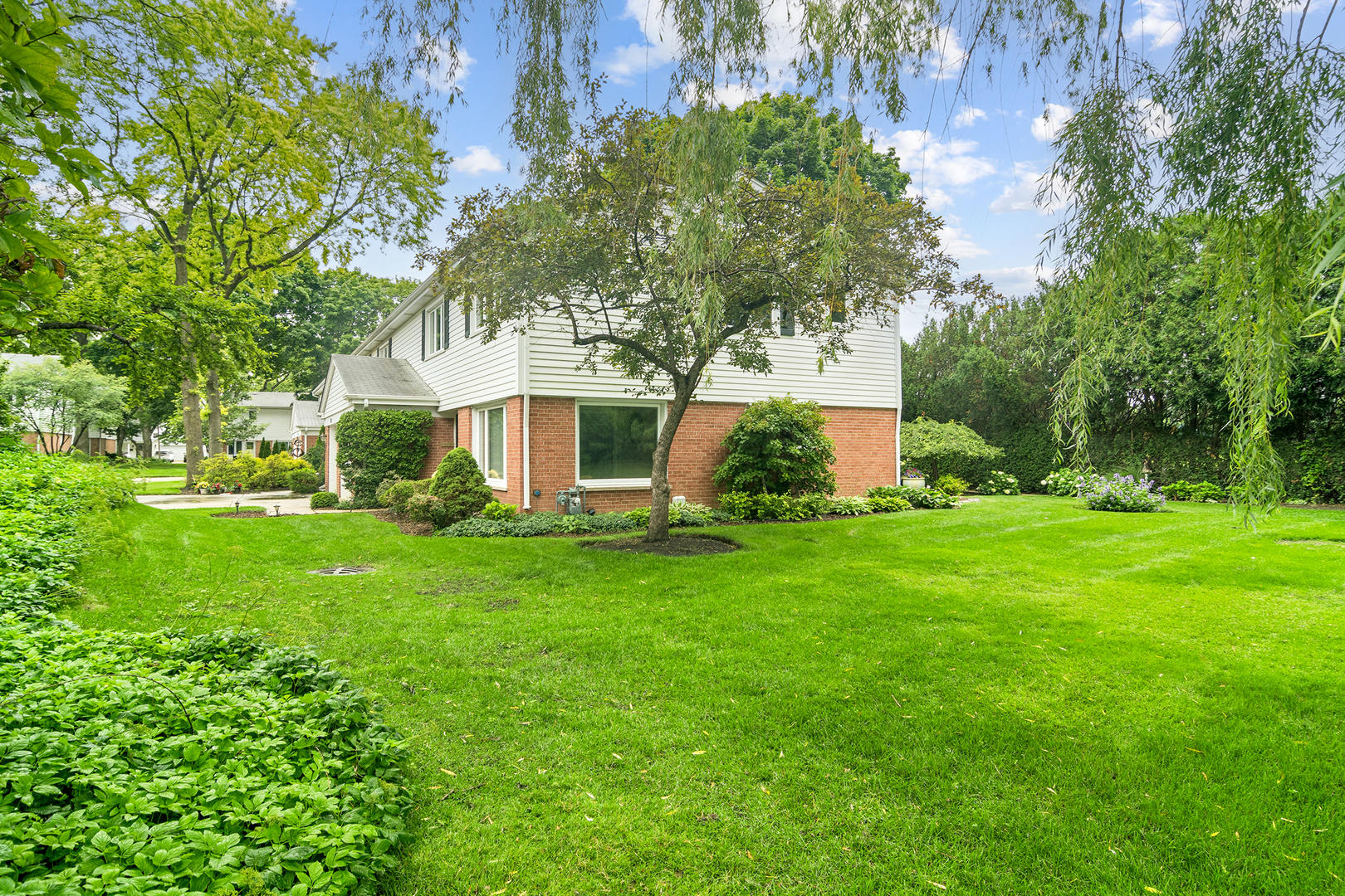 123 N Peartree Lane