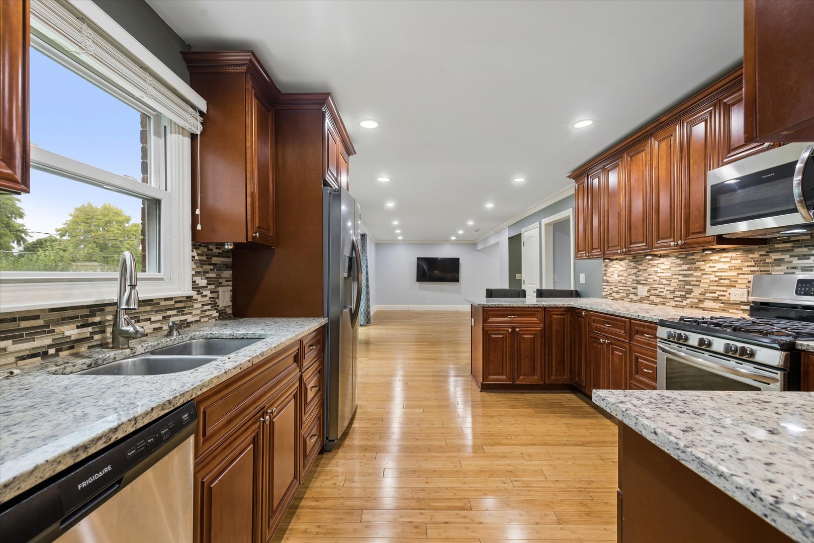 1808 W Pheasant Trail