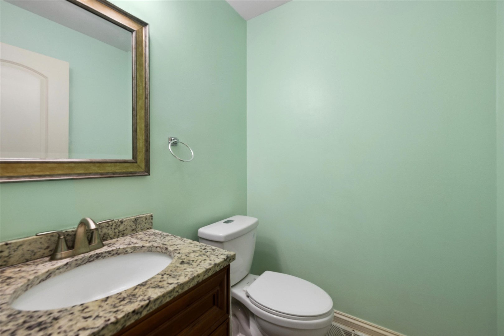 1808 W Pheasant Trail