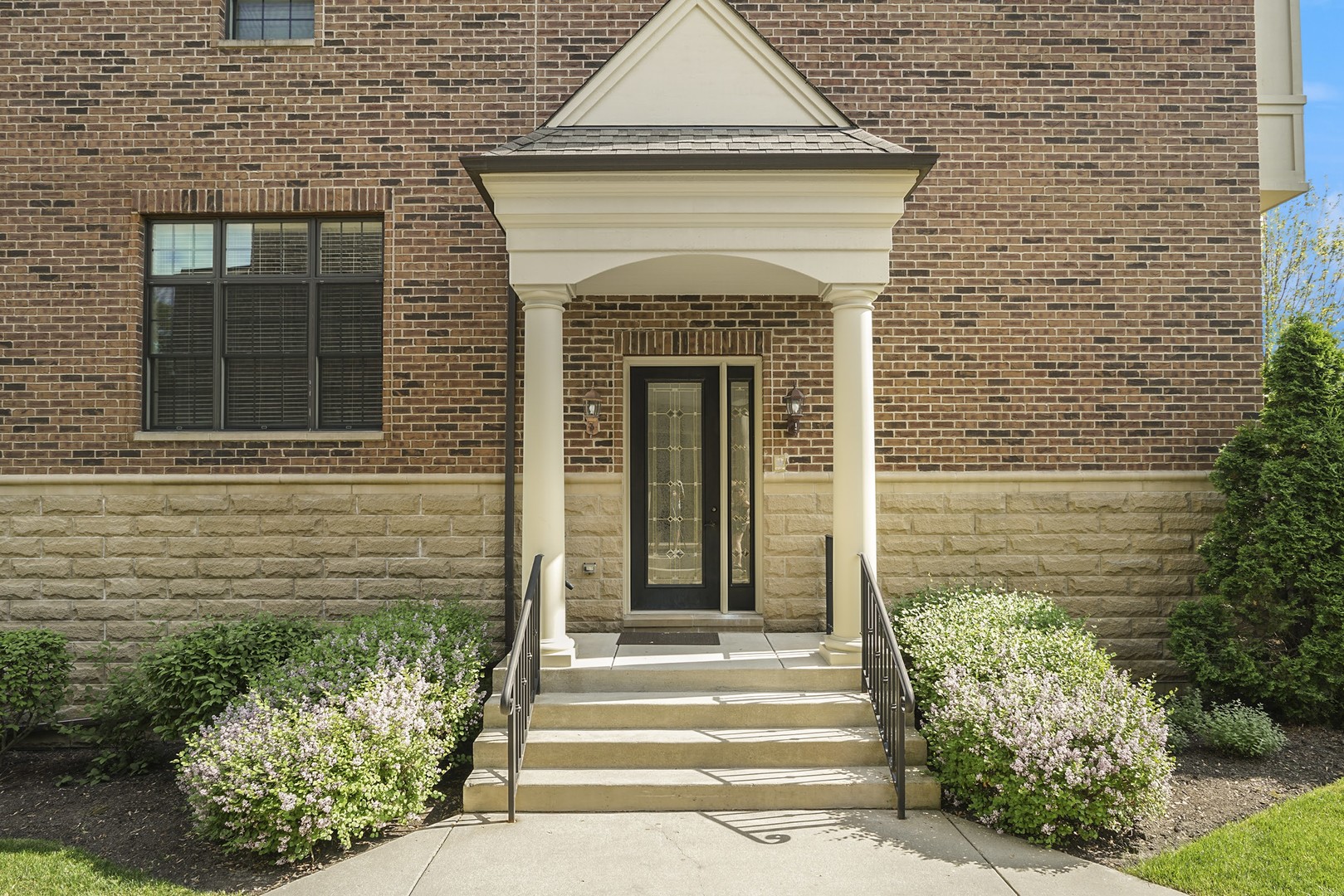 185 N Hickory Avenue