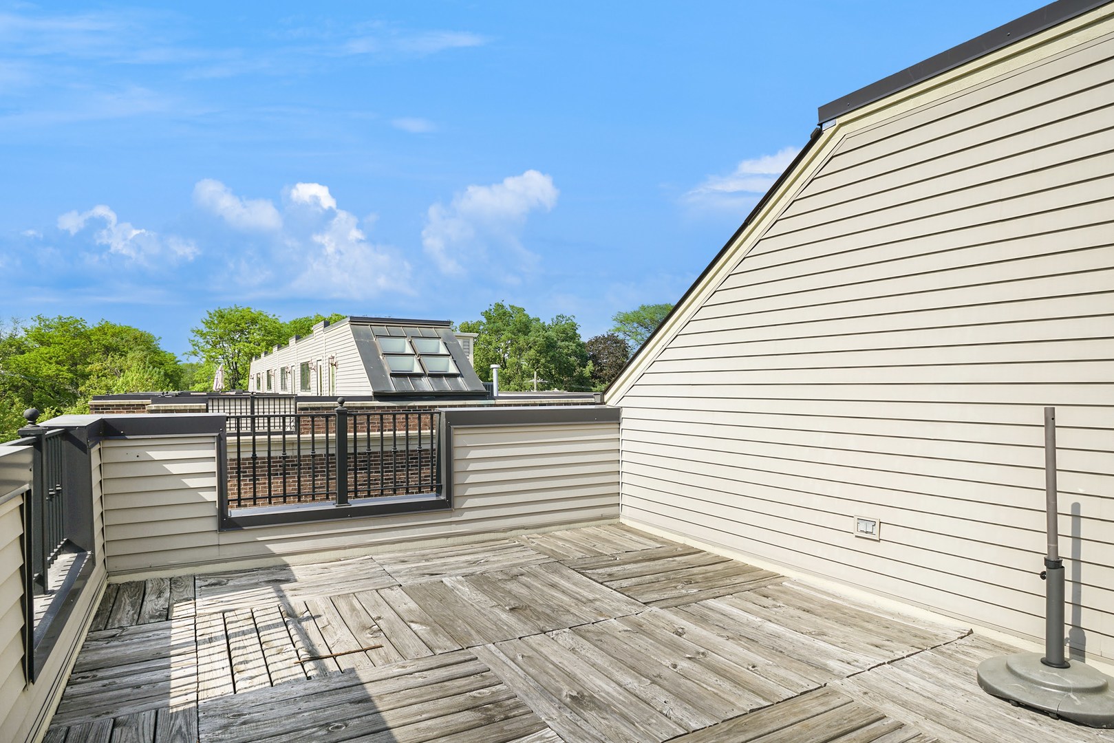 185 N Hickory Avenue