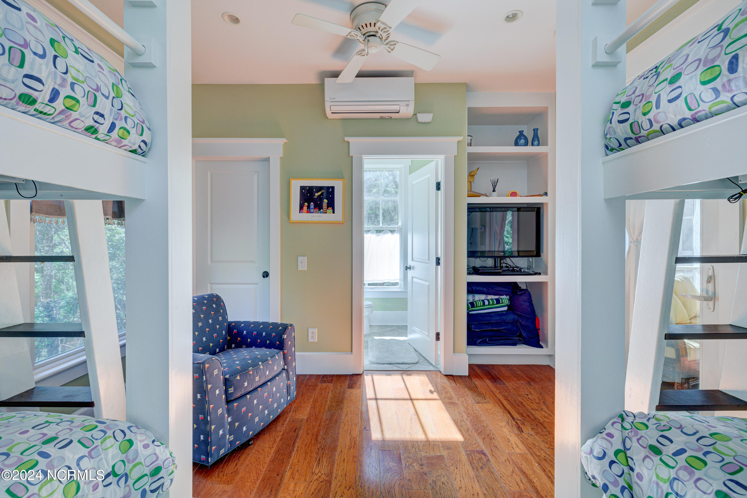 2 Painted Bunting Court