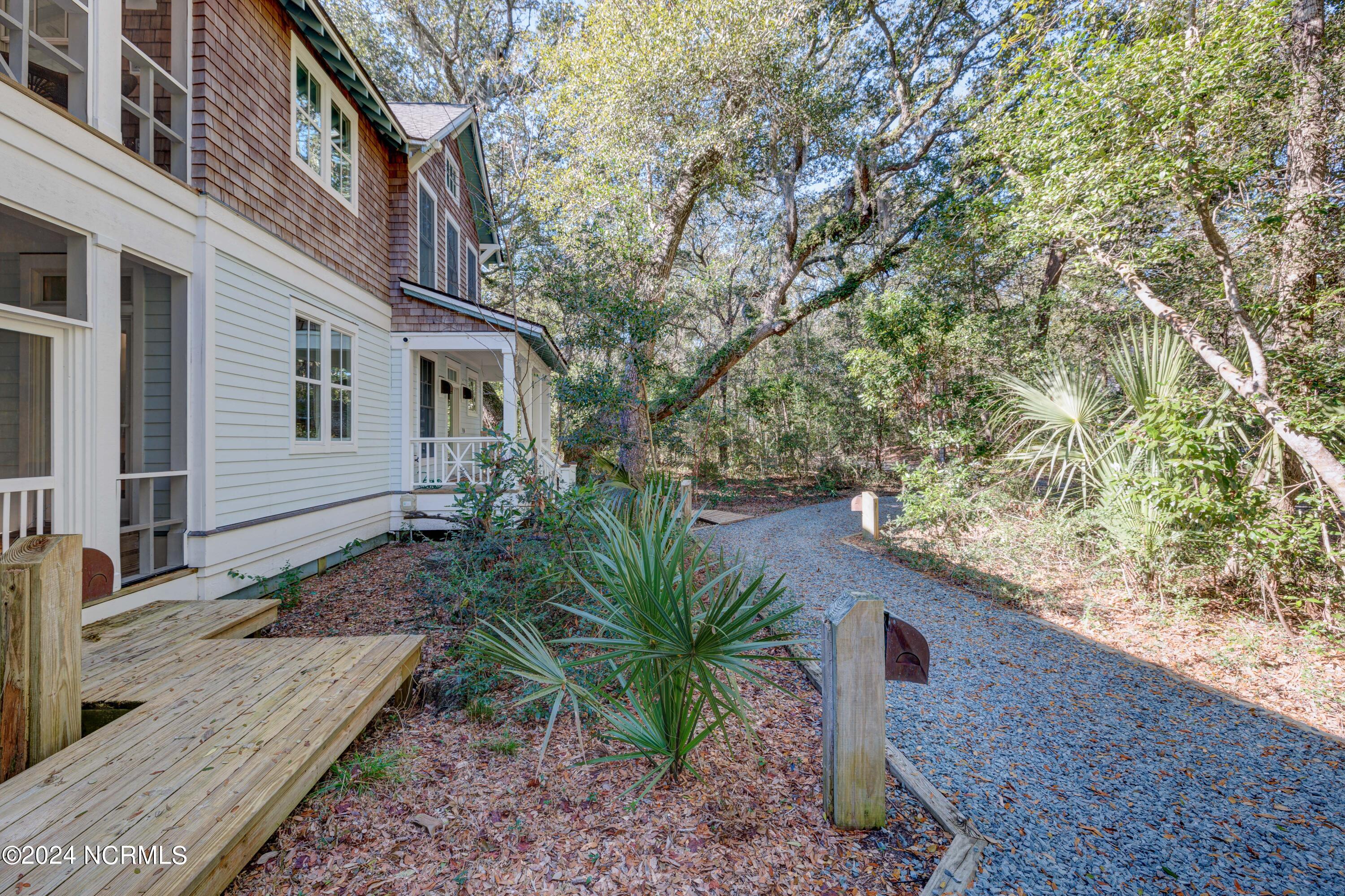 2 Painted Bunting Court