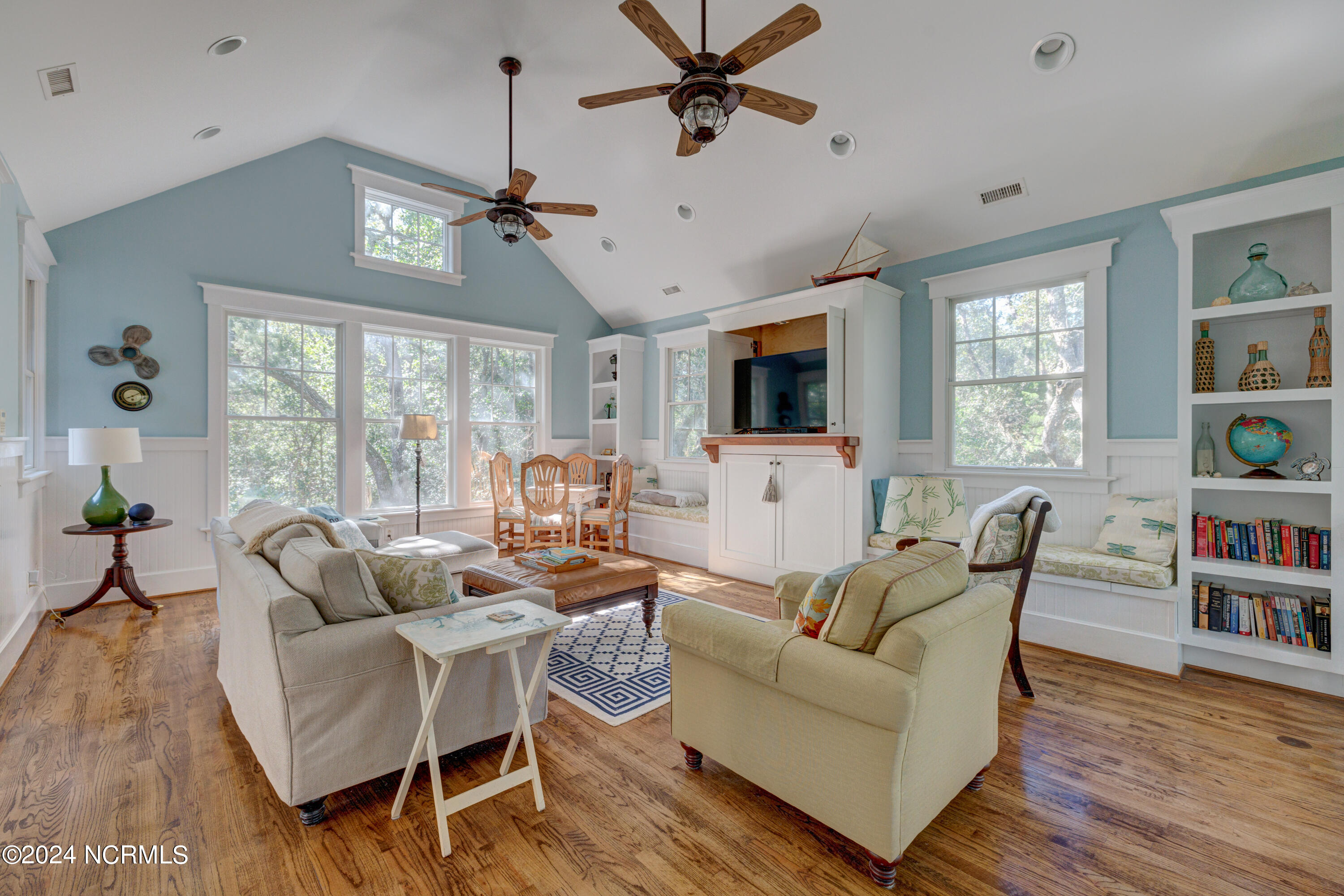 2 Painted Bunting Court