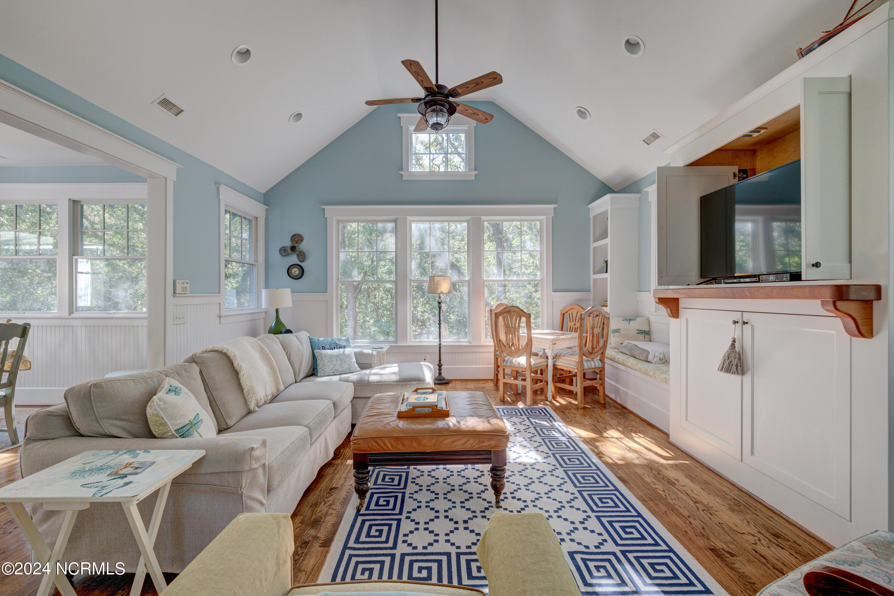 2 Painted Bunting Court