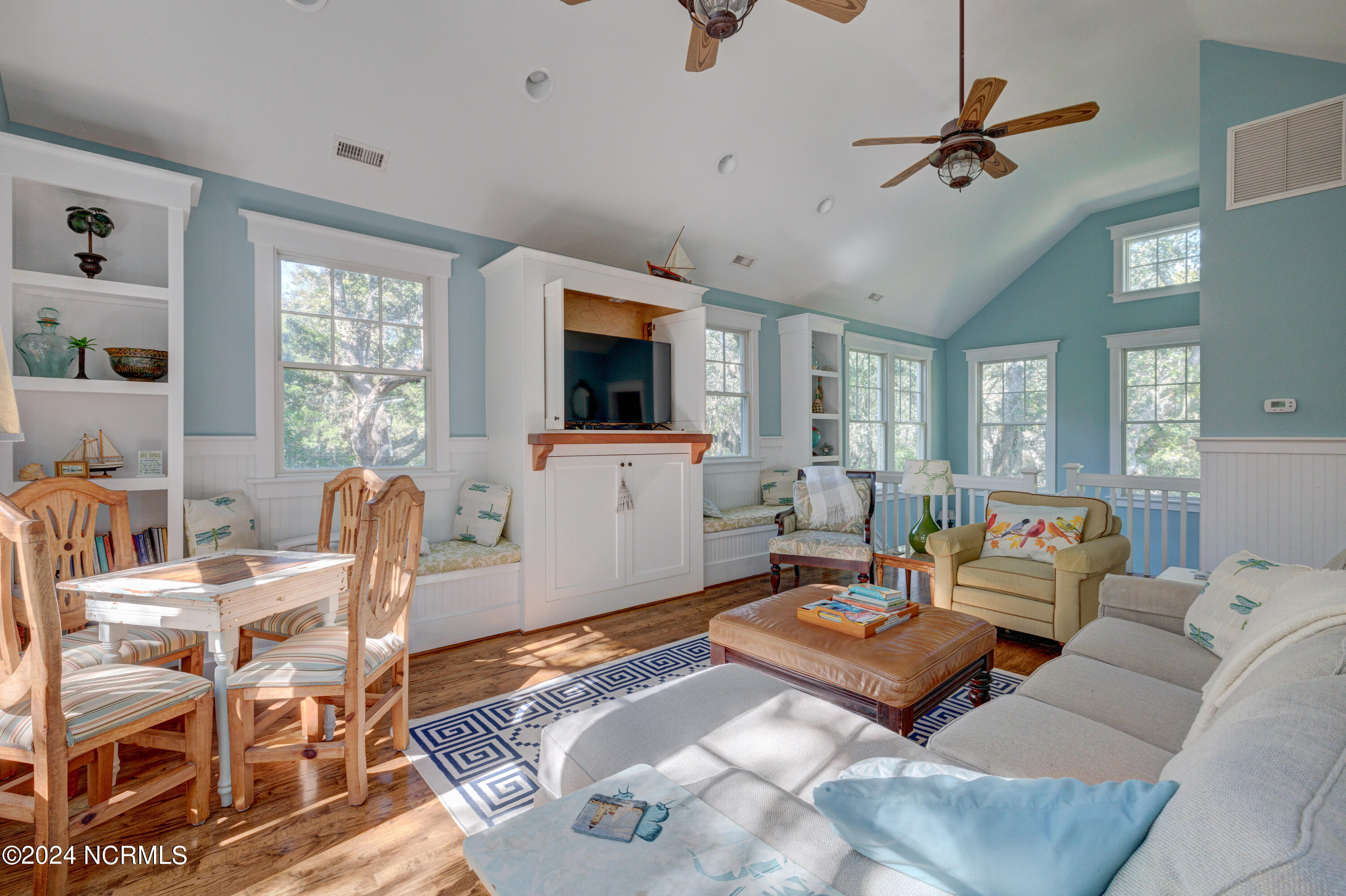 2 Painted Bunting Court