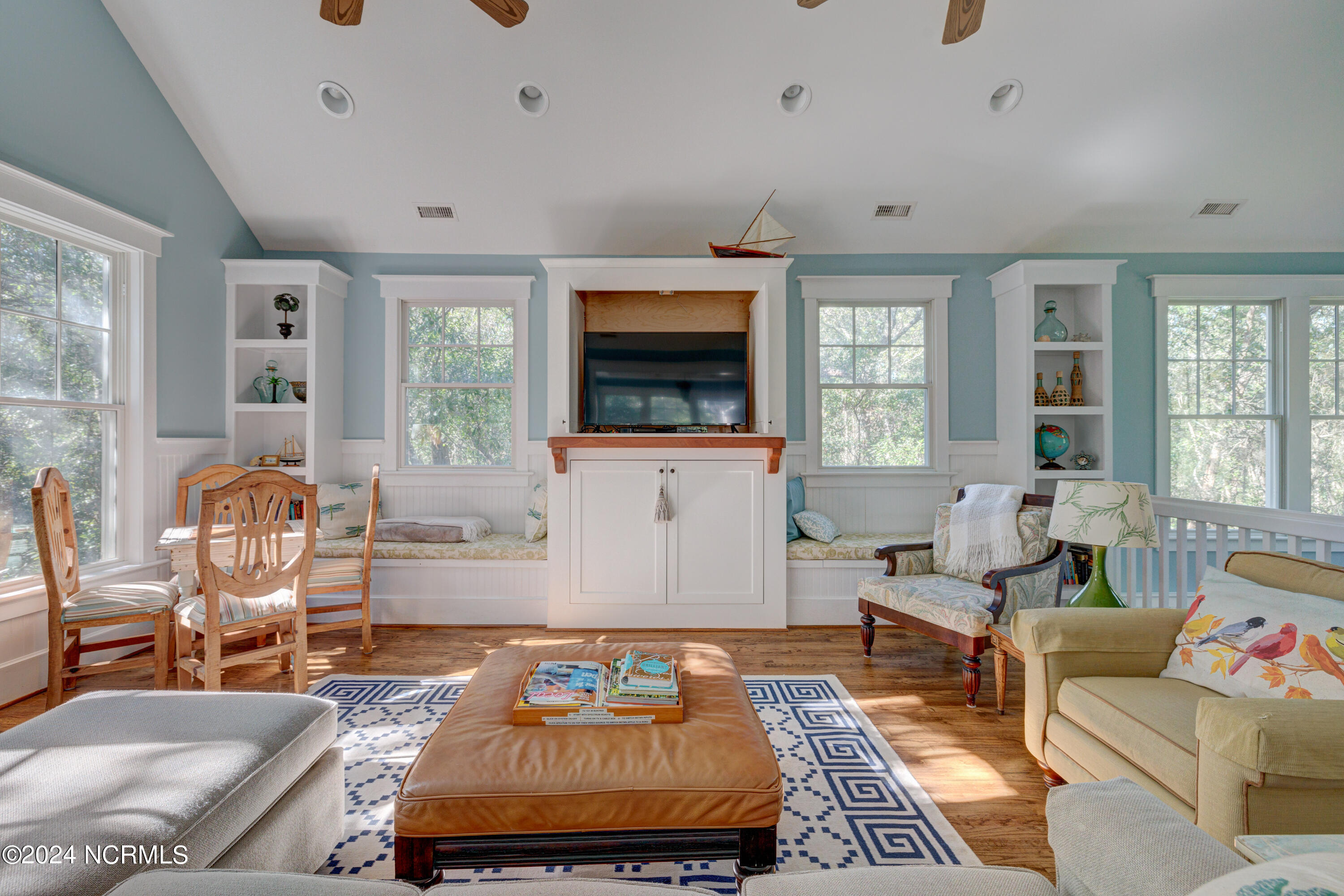 2 Painted Bunting Court