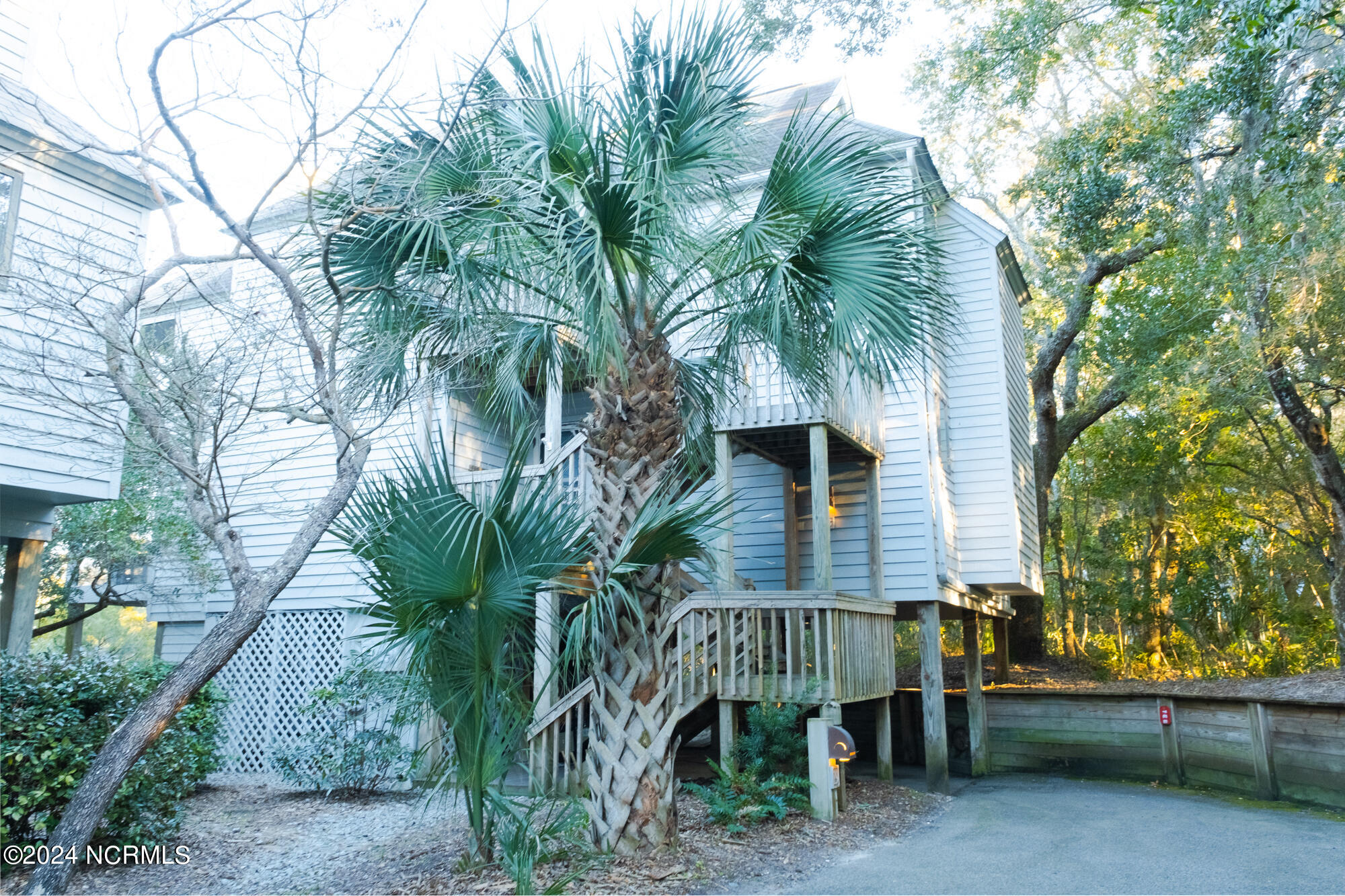 221 N Bald Head Wynd, Unit 19a