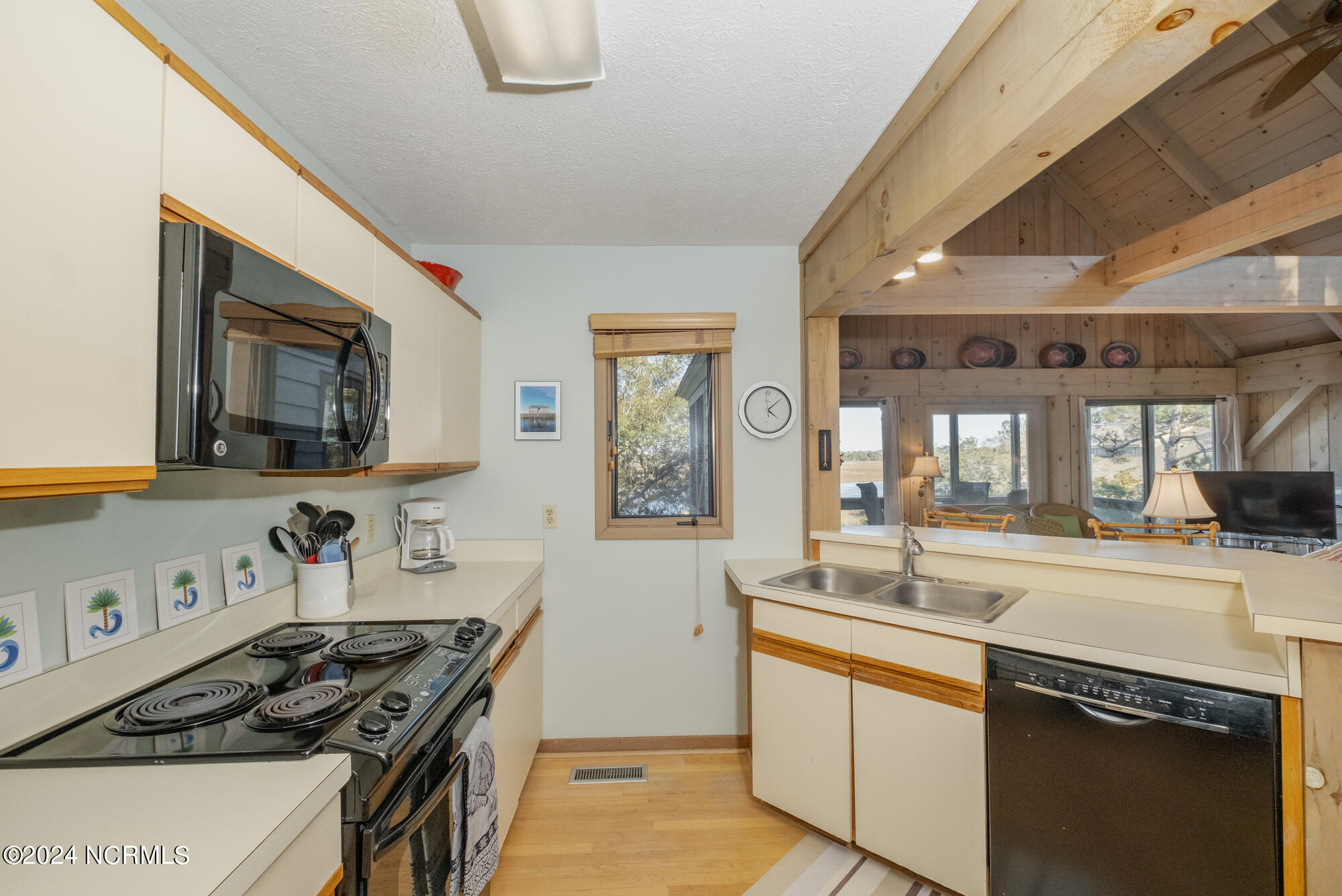 221 N Bald Head Wynd, Unit 19a