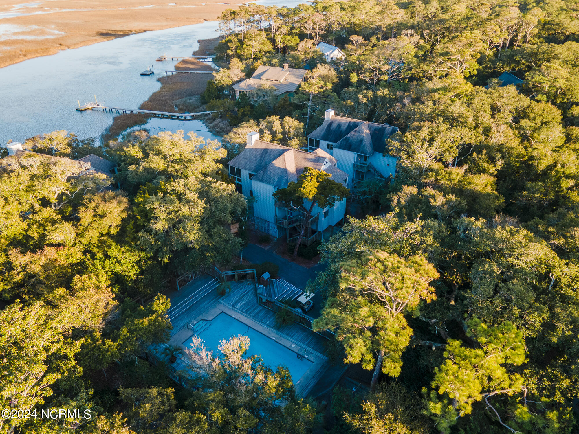 221 N Bald Head Wynd, Unit 19a