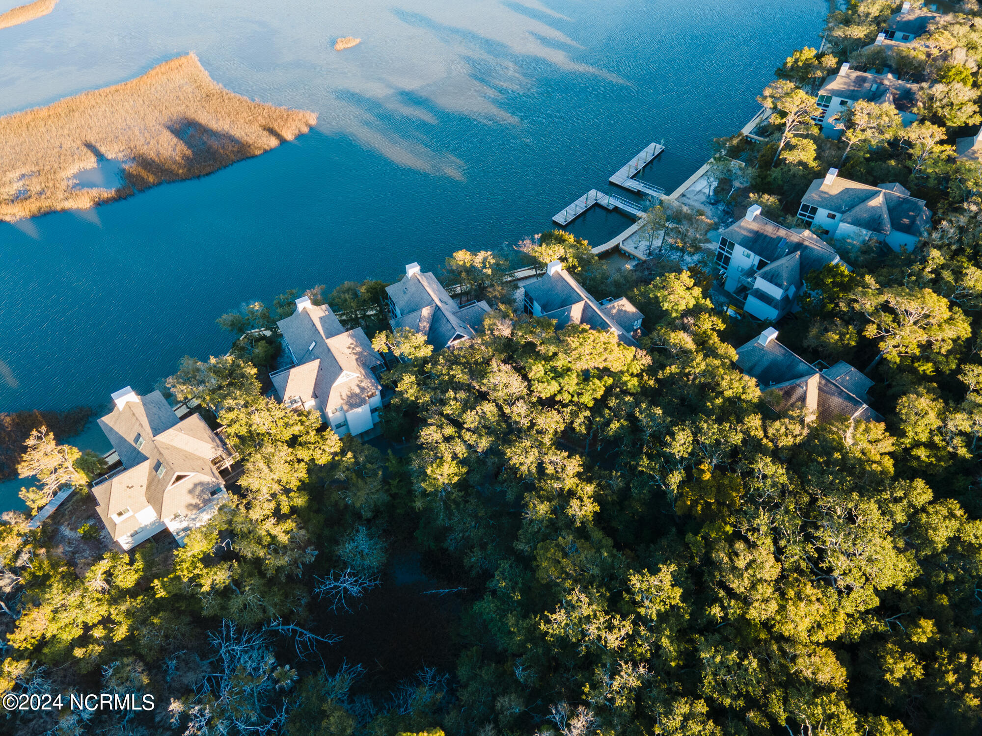 221 N Bald Head Wynd, Unit 19a