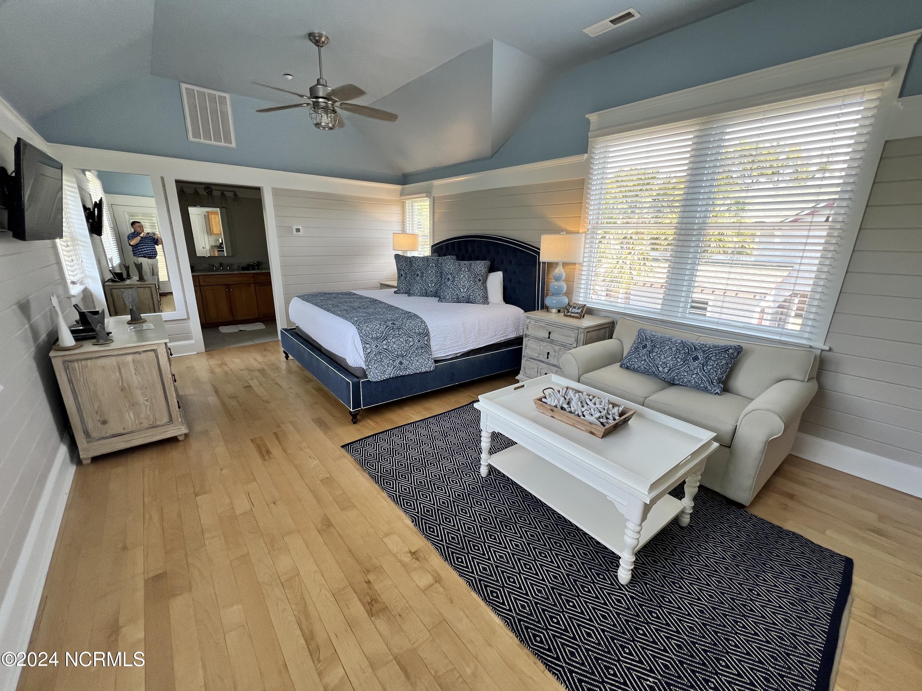 53 Earl Of Craven Court, Week B