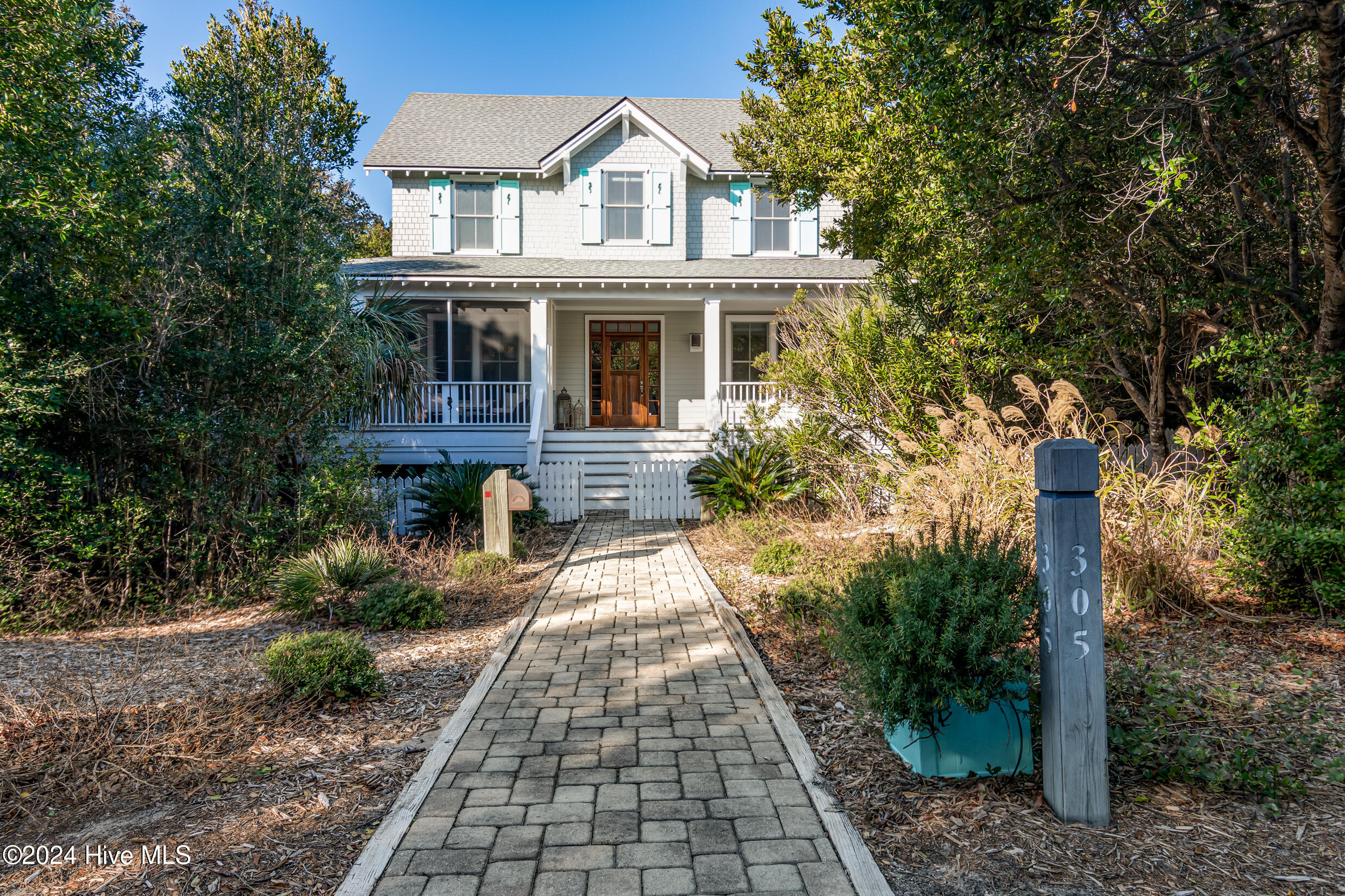 305 SE Beach Drive