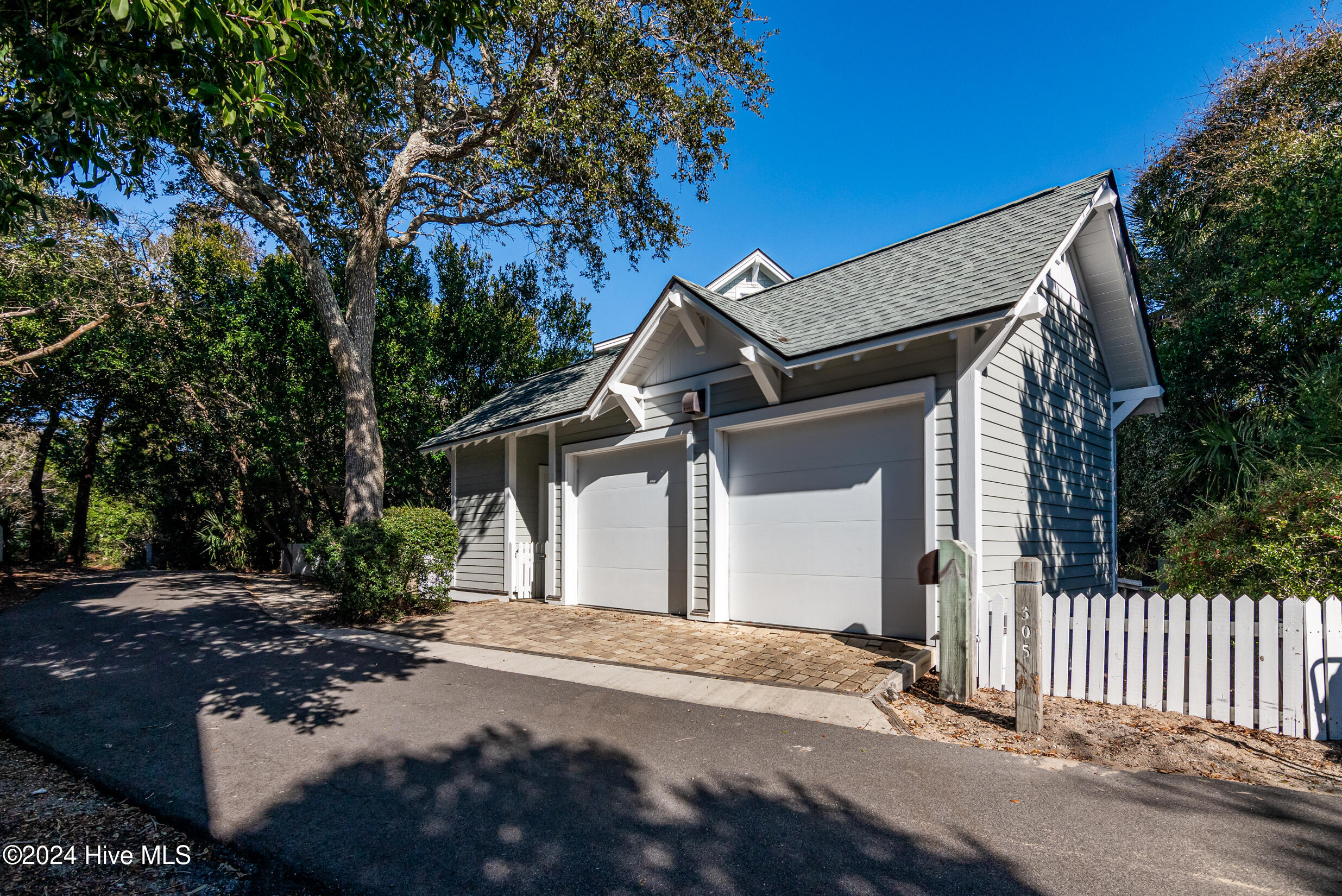 305 SE Beach Drive