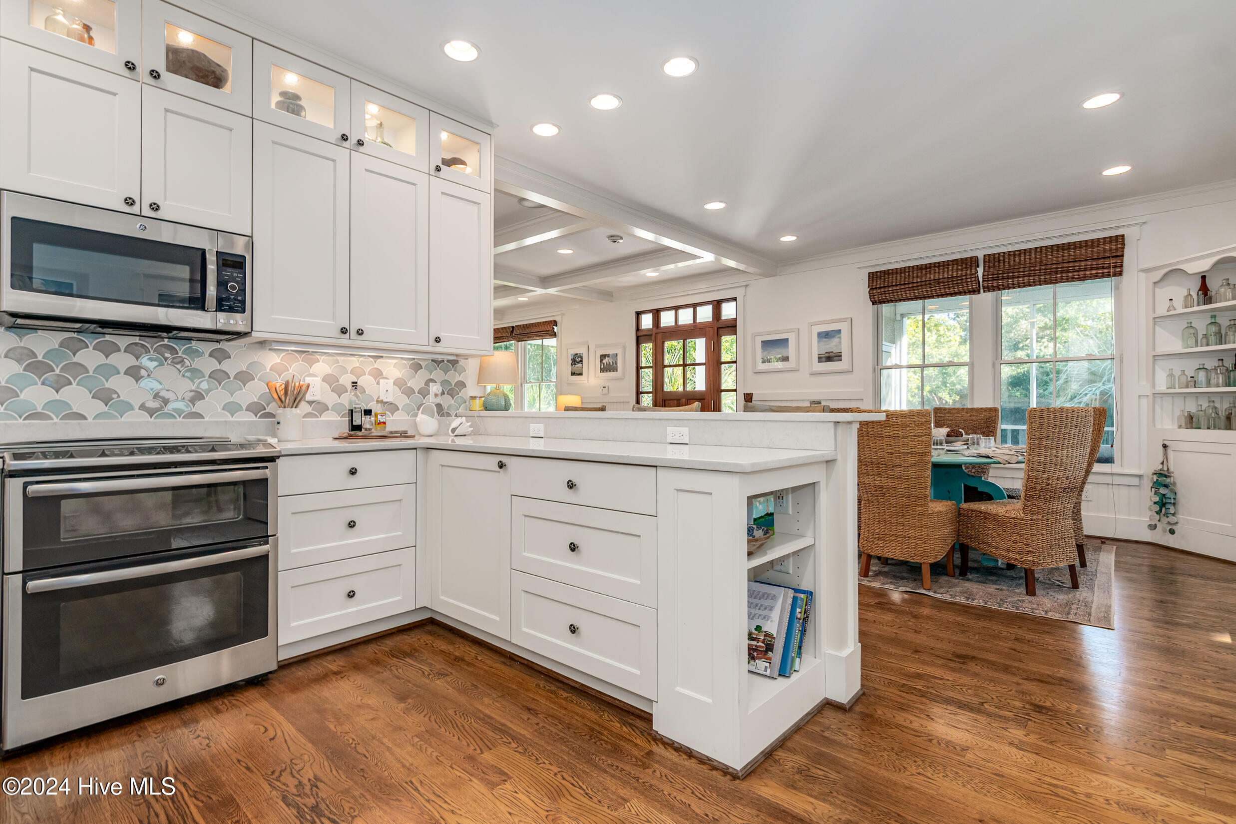 305 SE Beach Drive