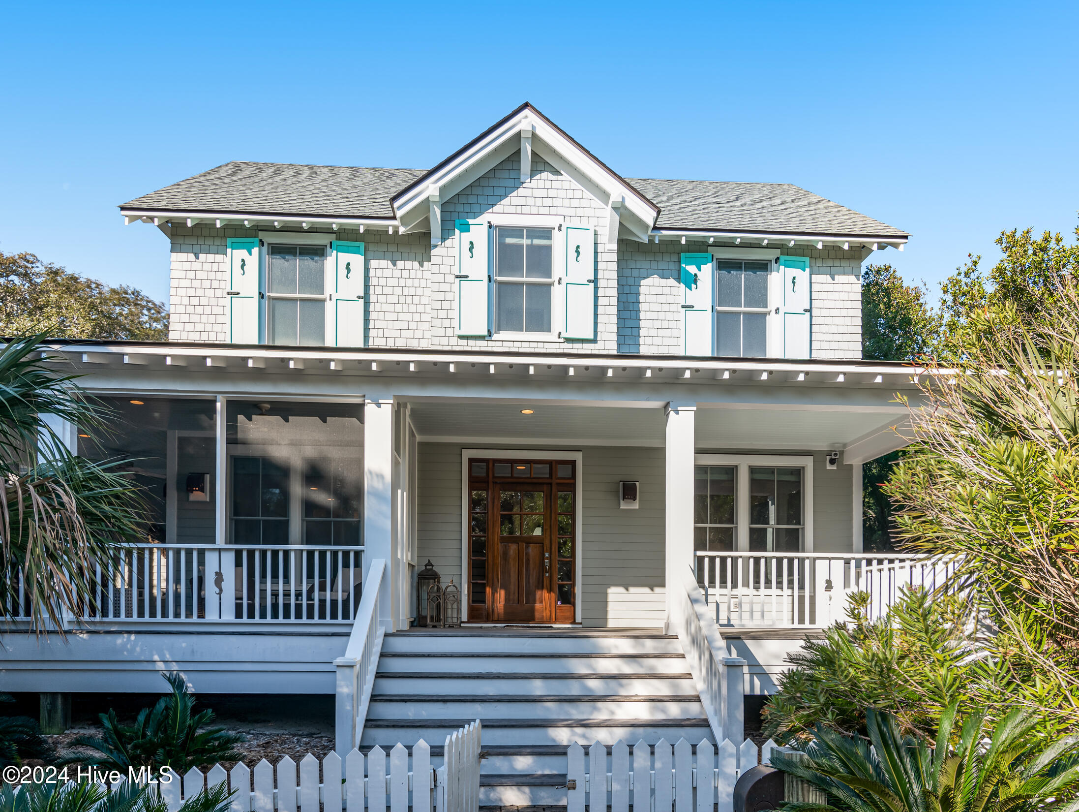 305 SE Beach Drive