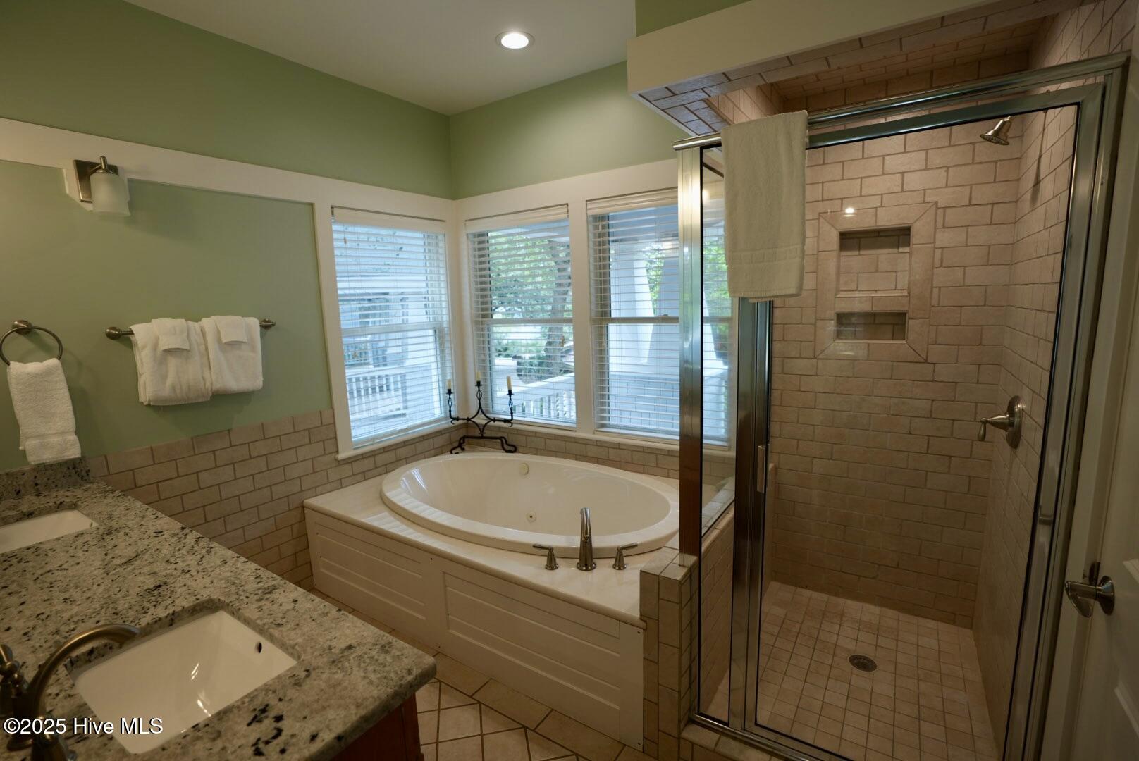 48 Earl Of Craven Court, Week M